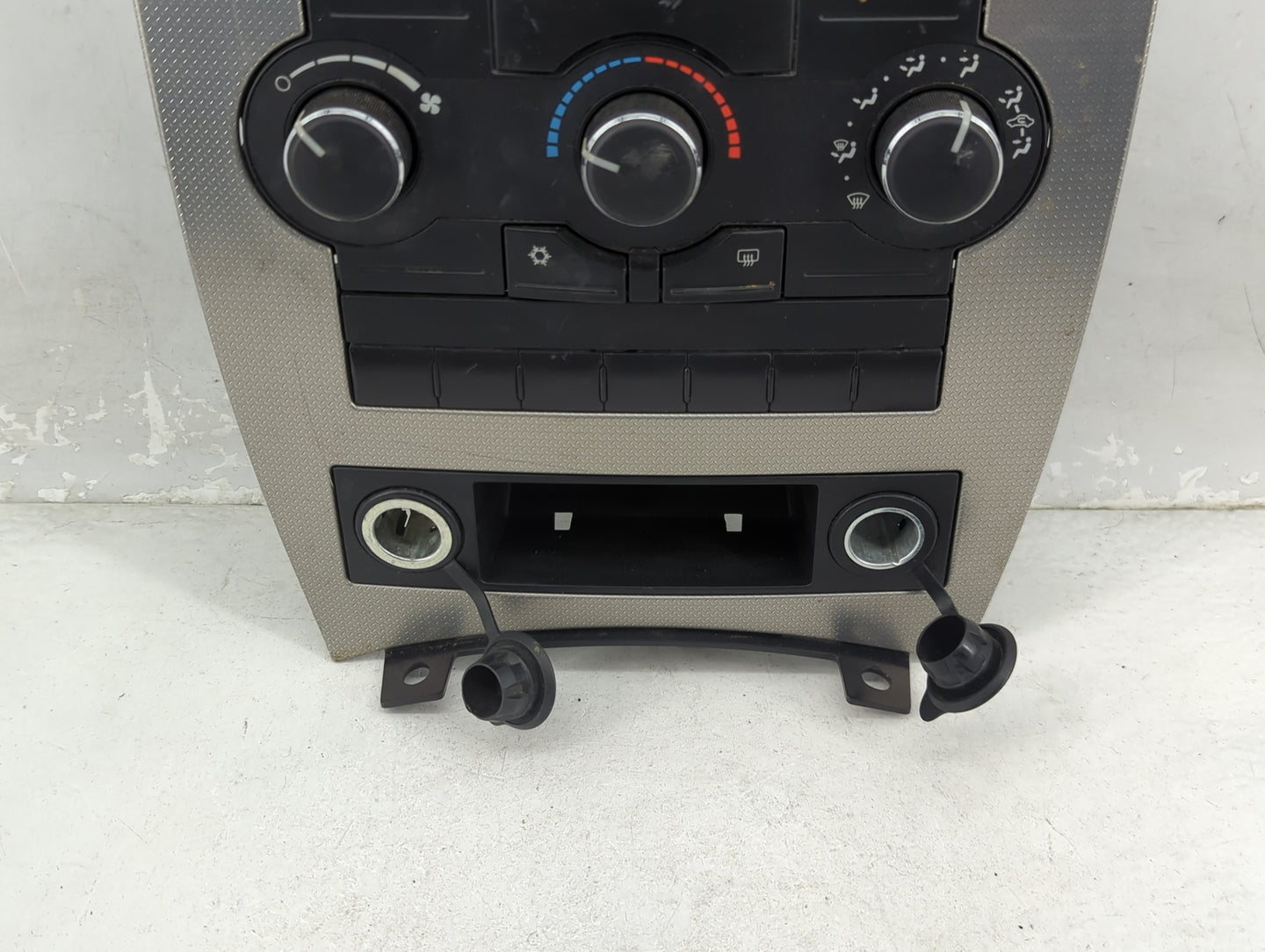 2007-2010 Jeep Grand Cherokee Climate Control Module Temperature AC/Heater Replacement P/N:P55037979AA Fits OEM Used Auto Pa