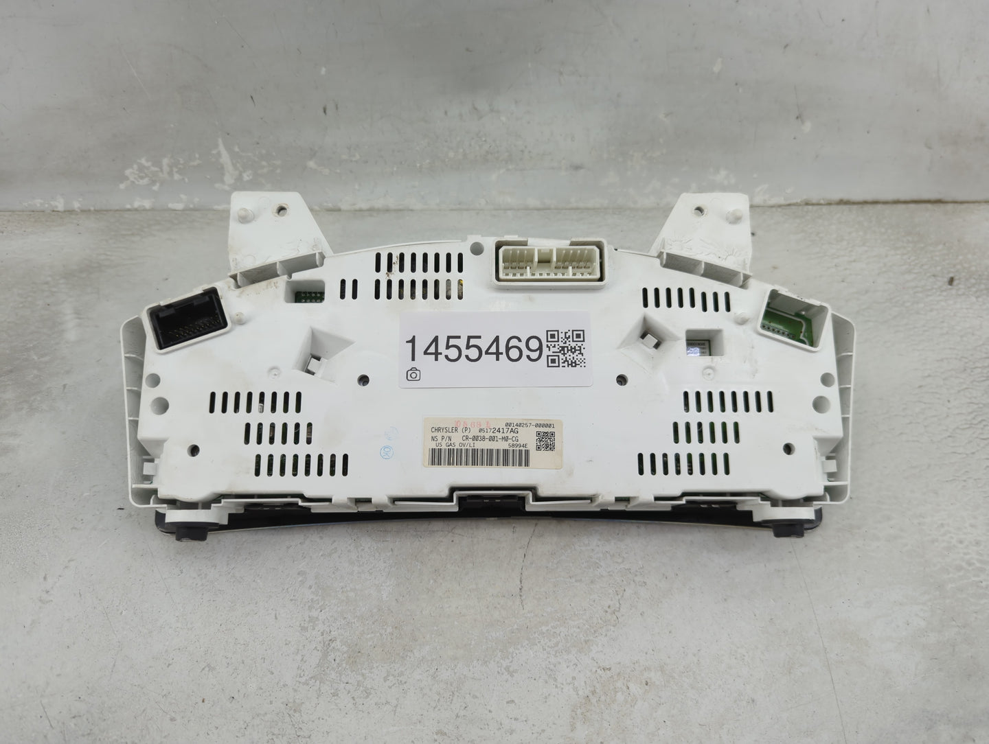 2008 Jeep Grand Cherokee Instrument Cluster Speedometer Gauges P/N:58994E CR-0038-001-M0-CG, 05172417AG Miles: Fits OEM Used
