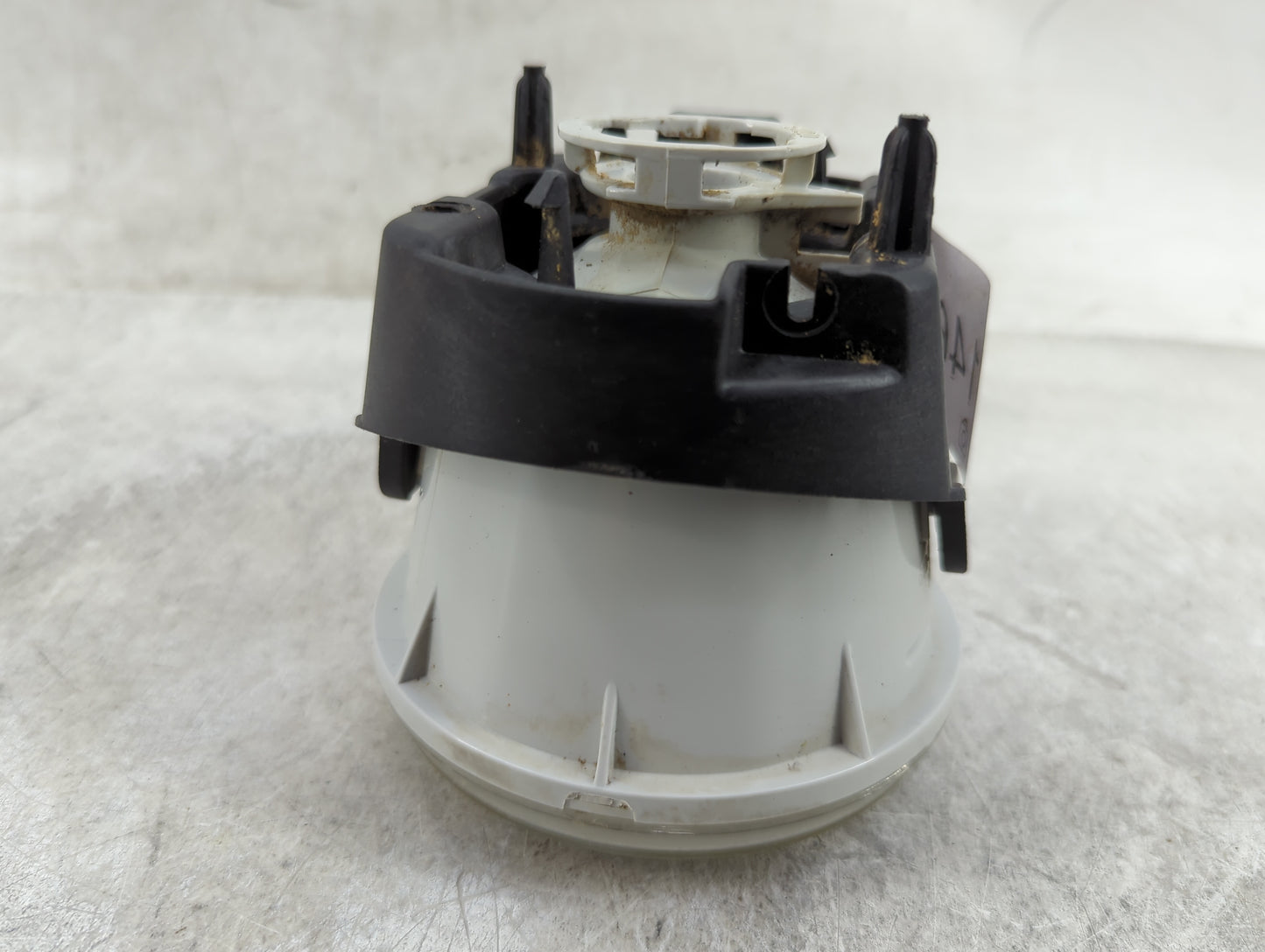 2005-2010 Jeep Grand Cherokee Driver Left Oem Fog Light Lamp Black - Oemusedautoparts1.com