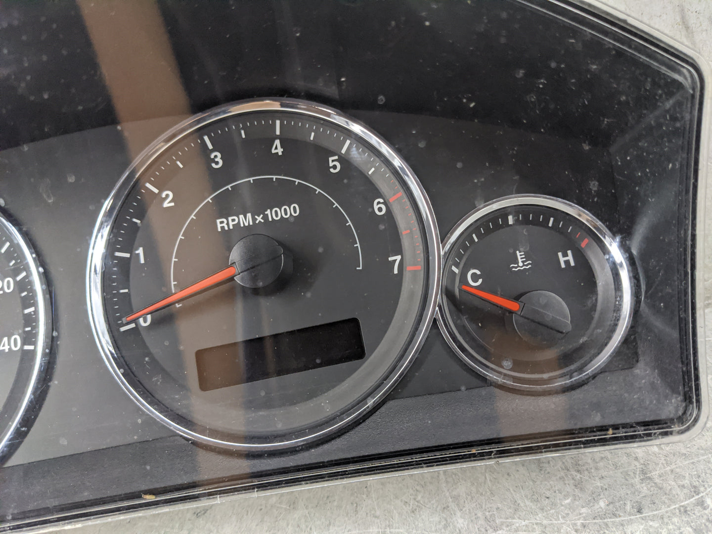 2008 Jeep Grand Cherokee Instrument Cluster Speedometer Gauges P/N:05172400AG CR-0038-052-M0-CG Miles:57K Fits OEM Used Auto
