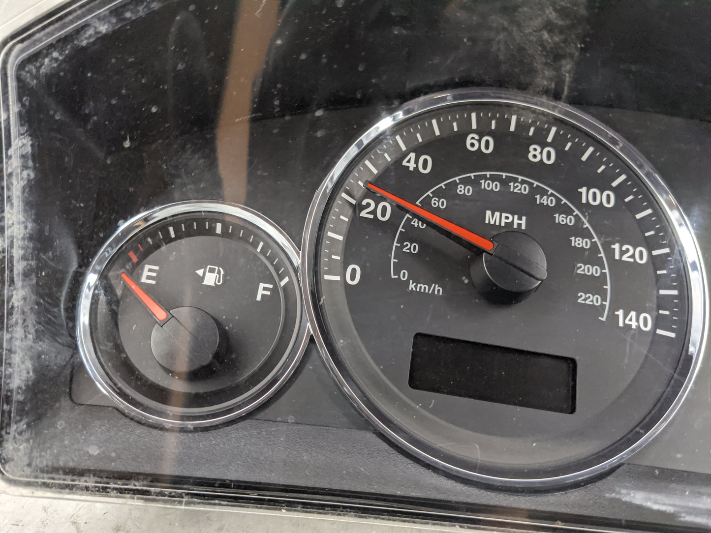 2008 Jeep Grand Cherokee Instrument Cluster Speedometer Gauges P/N:05172400AG CR-0038-052-M0-CG Miles: Fits OEM Used Auto Pa
