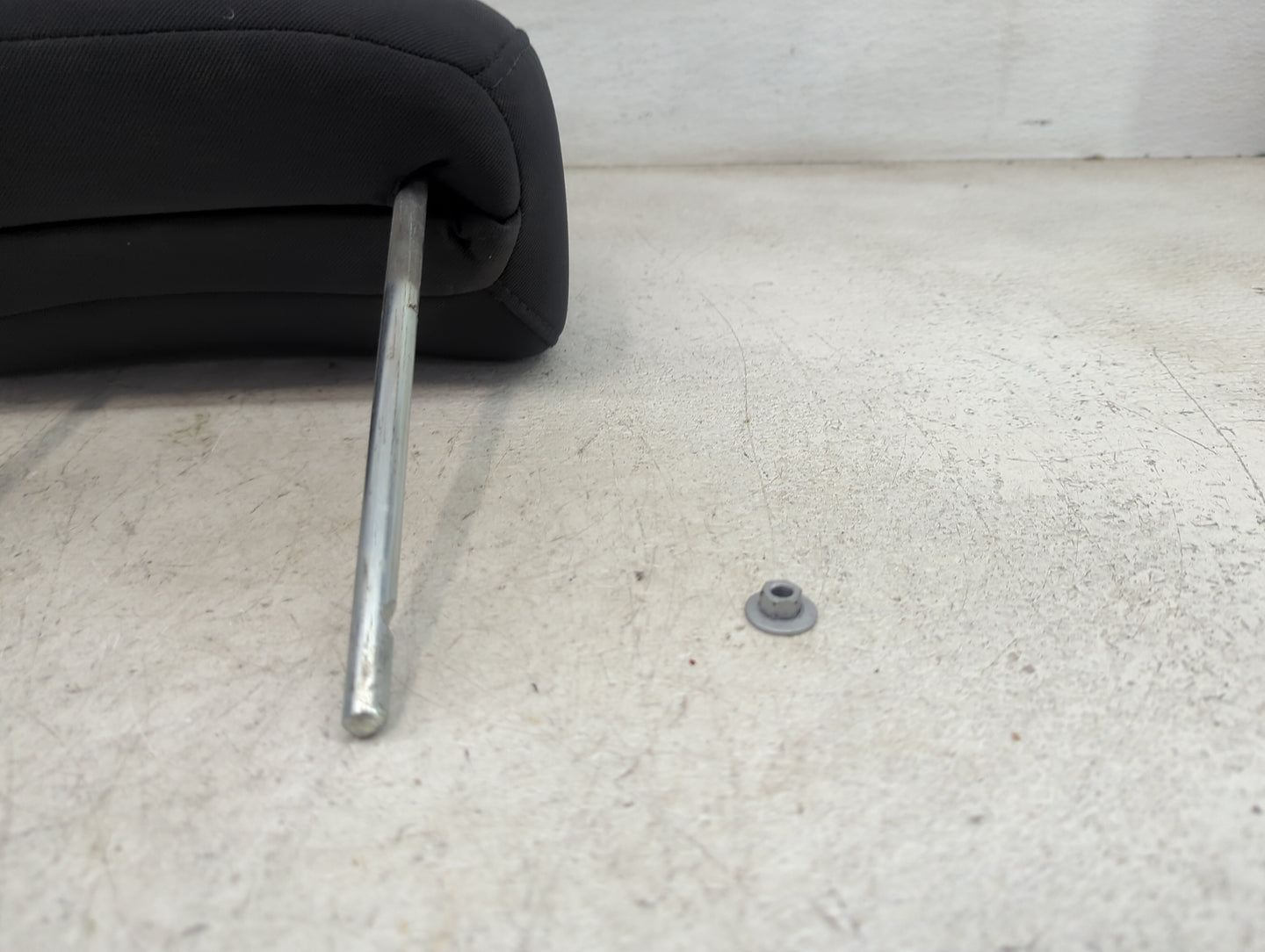2008 Jeep Grand Cherokee Headrest Head Rest Front Driver Passenger Seat Fits OEM Used Auto Parts - Oemusedautoparts1.com