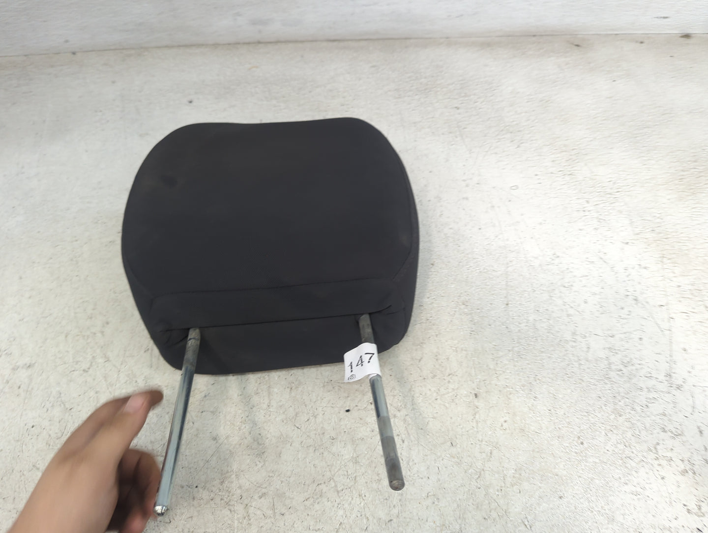 2005-2010 Jeep Grand Cherokee Headrest Head Rest Front Driver Seat Black - Oemusedautoparts1.com
