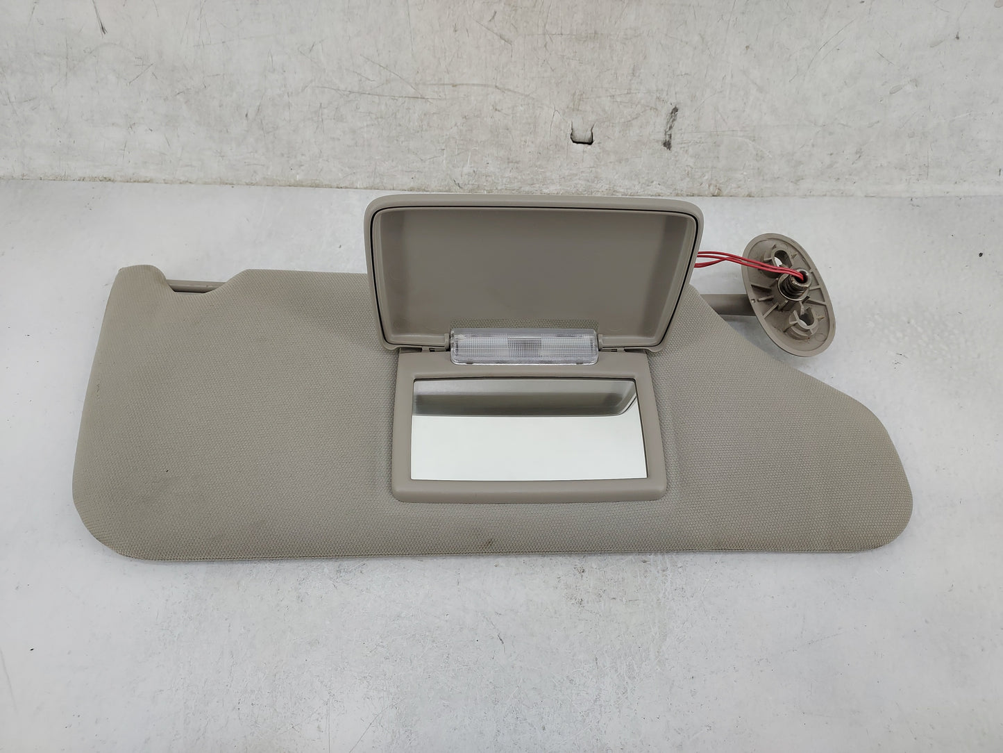 2005-2010 Jeep Grand Cherokee Sun Visor Shade Replacement Passenger Right Mirror Fits Fits 2005 2006 2007 2008 2009 2010 OEM