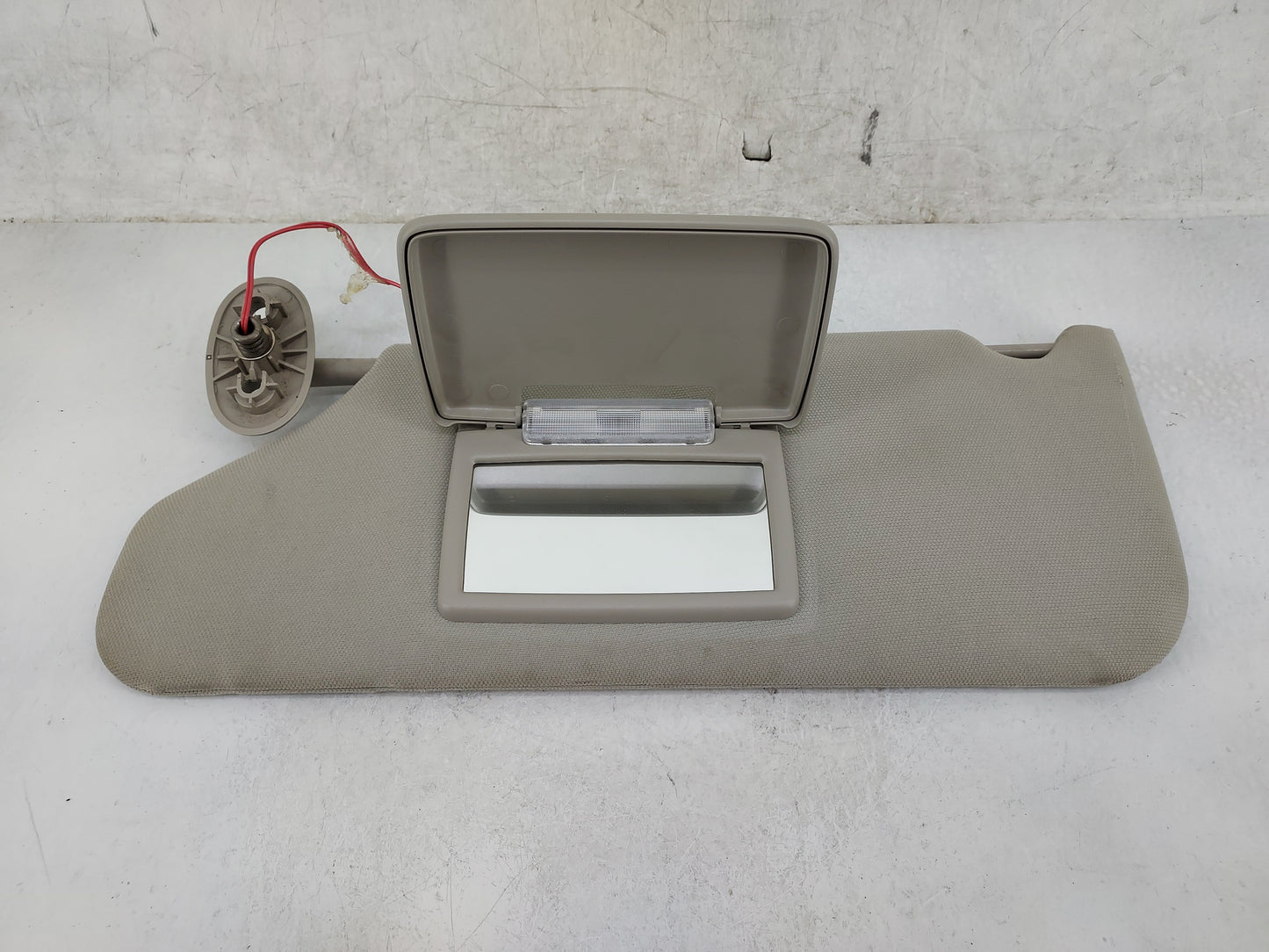 2005-2010 Jeep Grand Cherokee Sun Visor Shade Replacement Driver Left Mirror Fits Fits 2005 2006 2007 2008 2009 2010 OEM Use