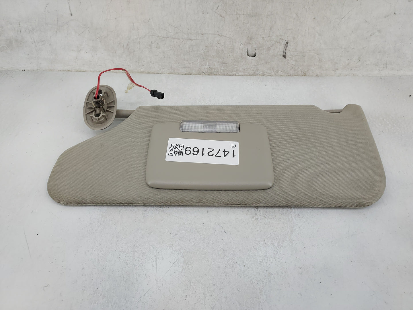 2005-2010 Jeep Grand Cherokee Sun Visor Shade Replacement Driver Left Mirror Fits Fits 2005 2006 2007 2008 2009 2010 OEM Use