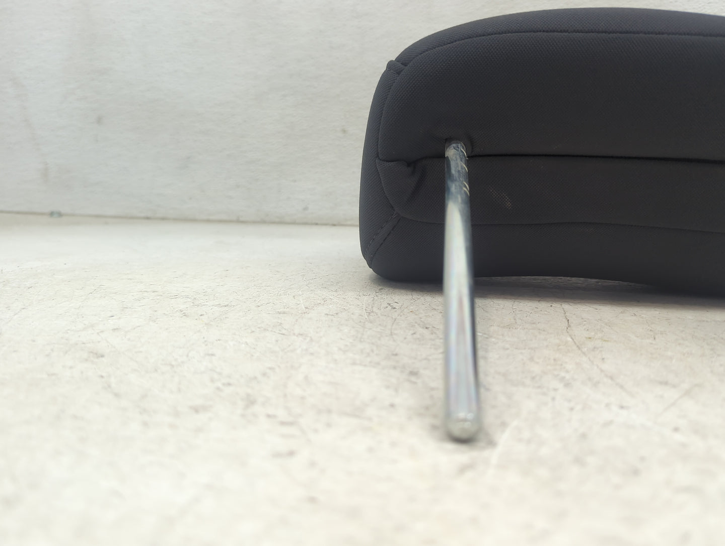 2008 Jeep Grand Cherokee Headrest Head Rest Front Driver Seat Black - Oemusedautoparts1.com