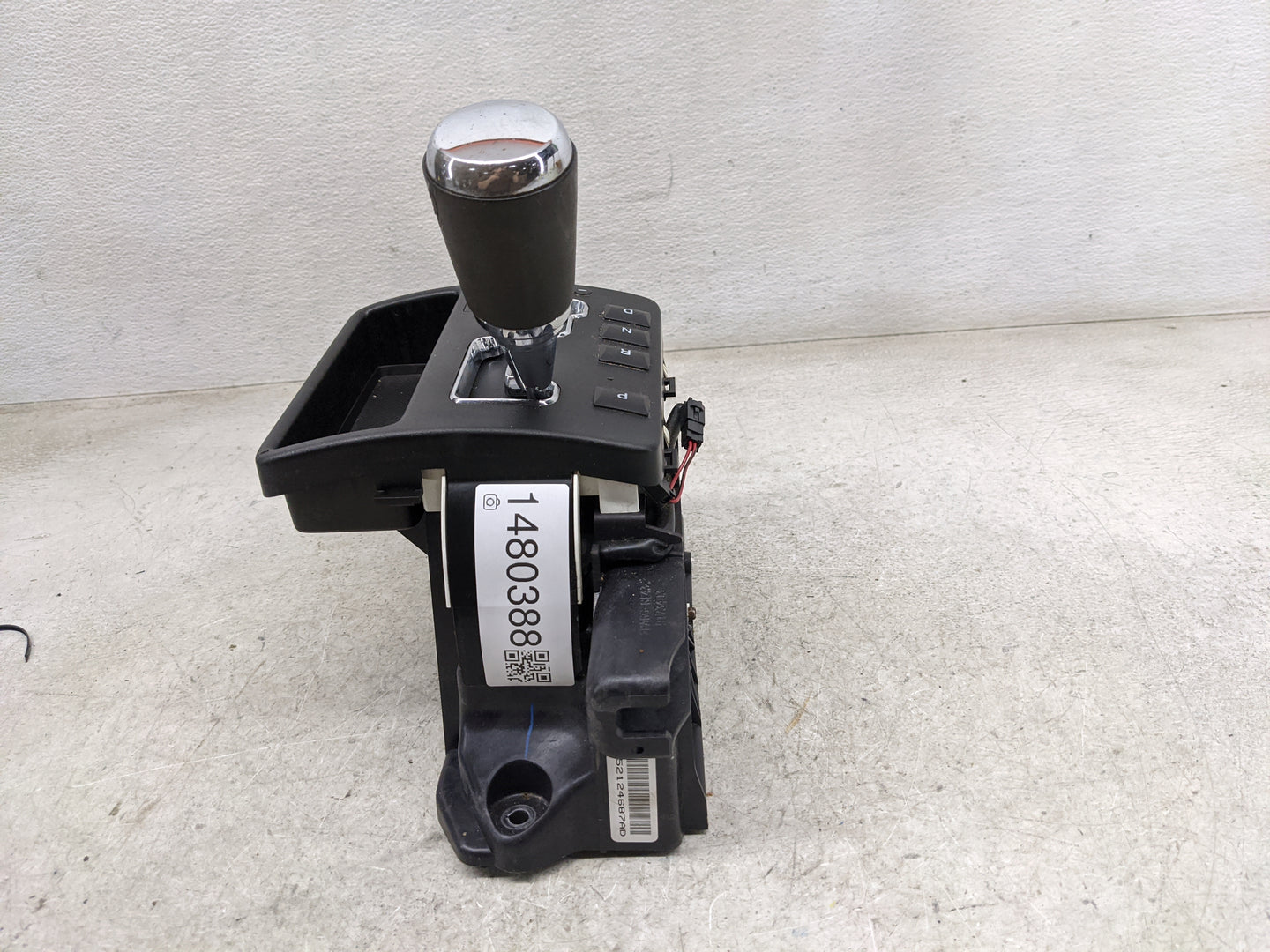 2008 Jeep Grand Cherokee Floor Console Assembly Shifter - Oemusedautoparts1.com