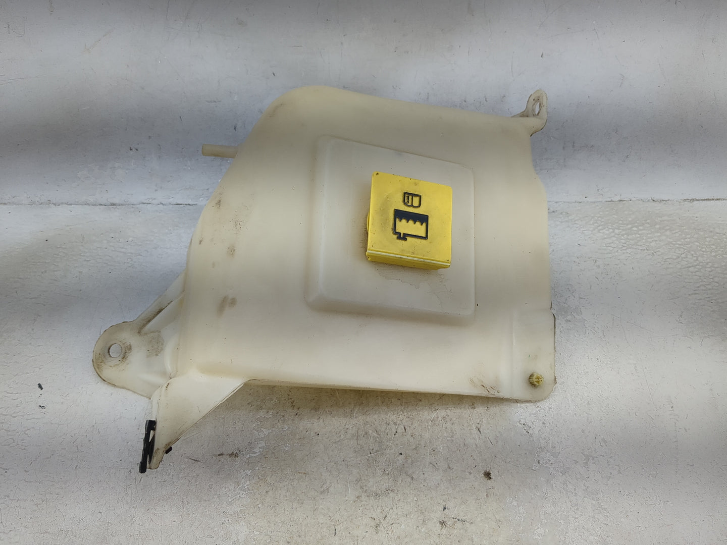 2008 Jeep Grand Cherokee Radiator Coolant Overflow Expansion Tank Bottle 1494318 - Oemusedautoparts1.com