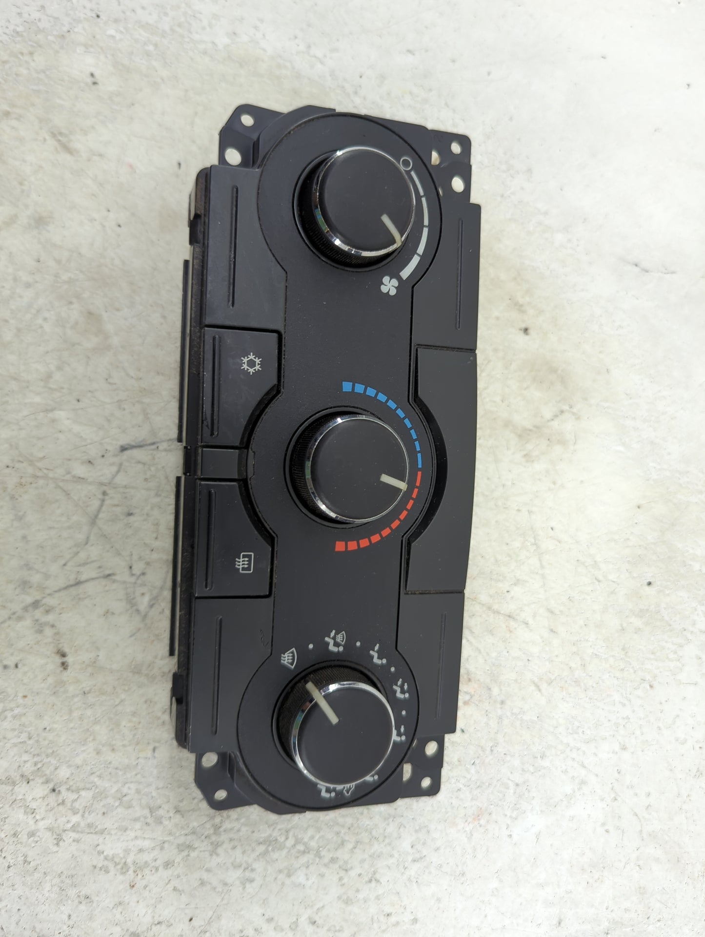 2007-2010 Jeep Grand Cherokee Climate Control Module Temperature AC/Heater Replacement P/N:P55037979AA 55037979AA Fits OEM U