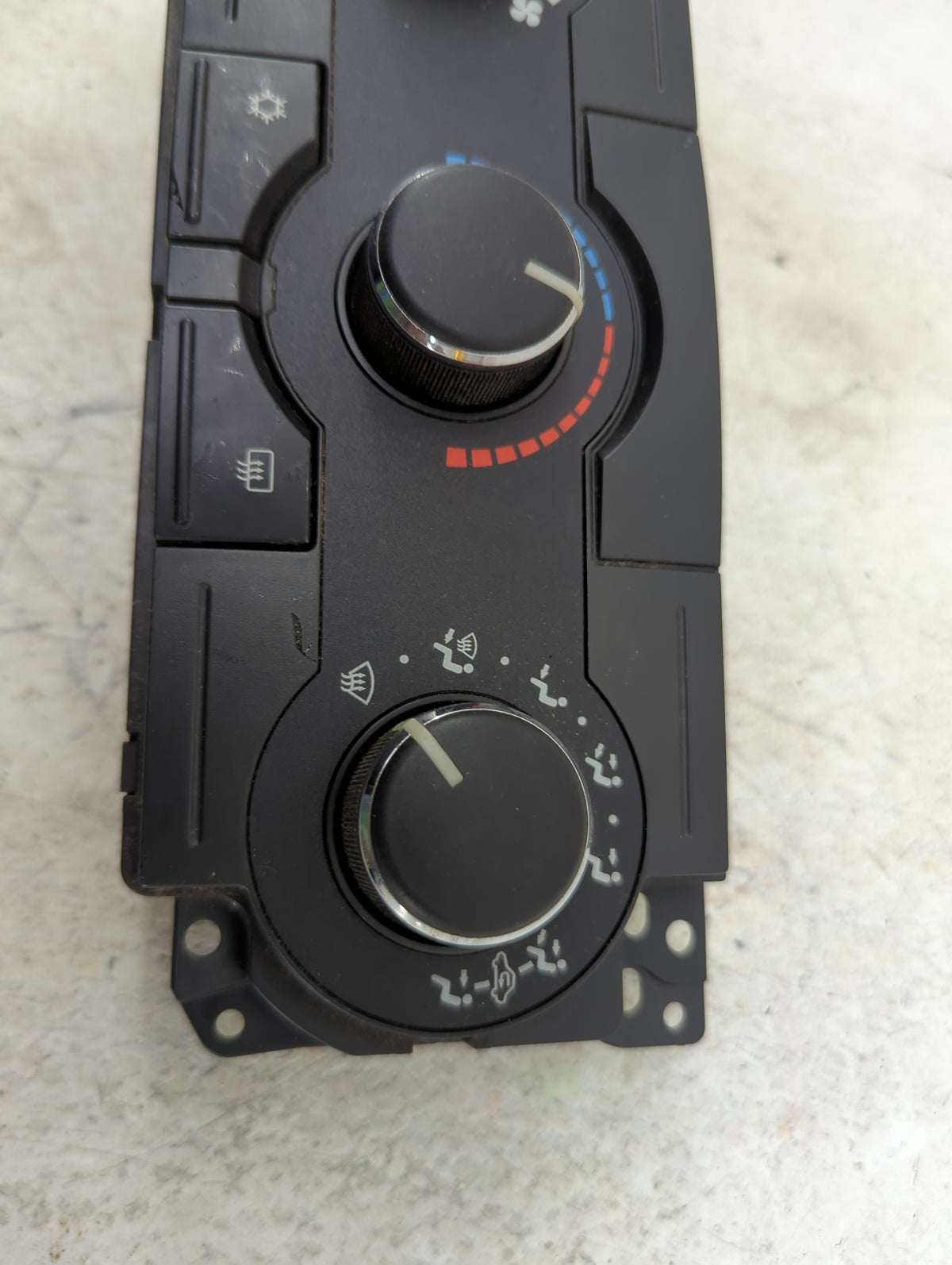 2007-2010 Jeep Grand Cherokee Climate Control Module Temperature AC/Heater Replacement P/N:P55037979AA 55037979AA Fits OEM U