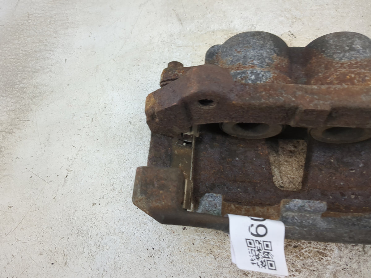 2005-2010 Jeep Grand Cherokee Front Driver Left Brake Caliper 1512109 - Oemusedautoparts1.com