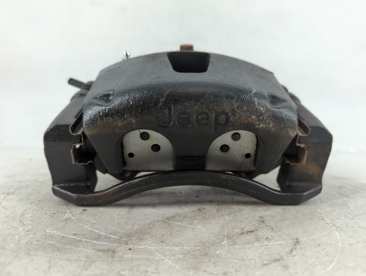 2010-2010 Jeep Grand Cherokee Front Passenger Right Brake Caliper - Oemusedautoparts1.com