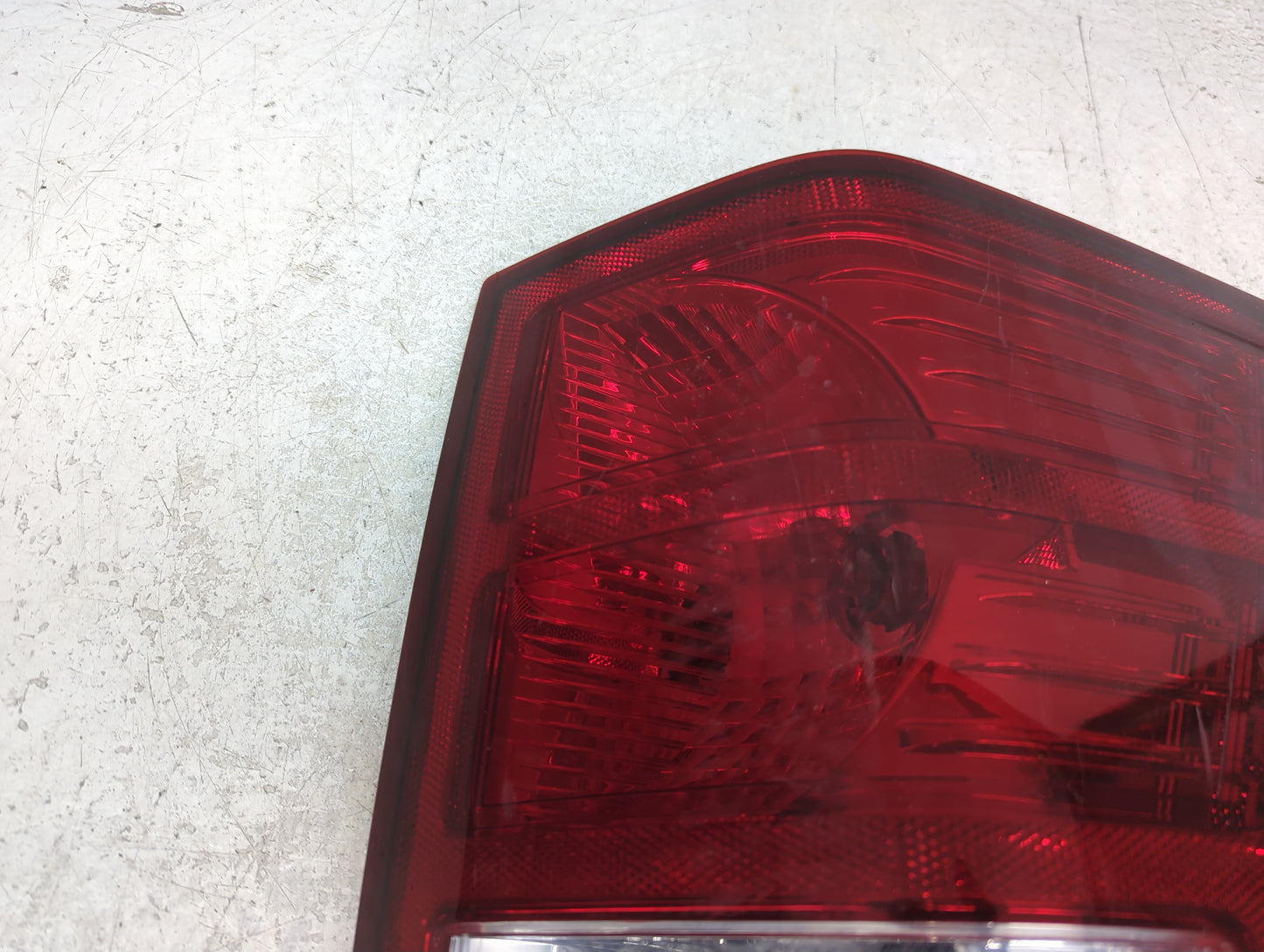 2007-2010 Jeep Grand Cherokee Tail Light Assembly Passenger Right OEM Fits Fits 2007 2008 2009 2010 OEM Used Auto Parts - Oe
