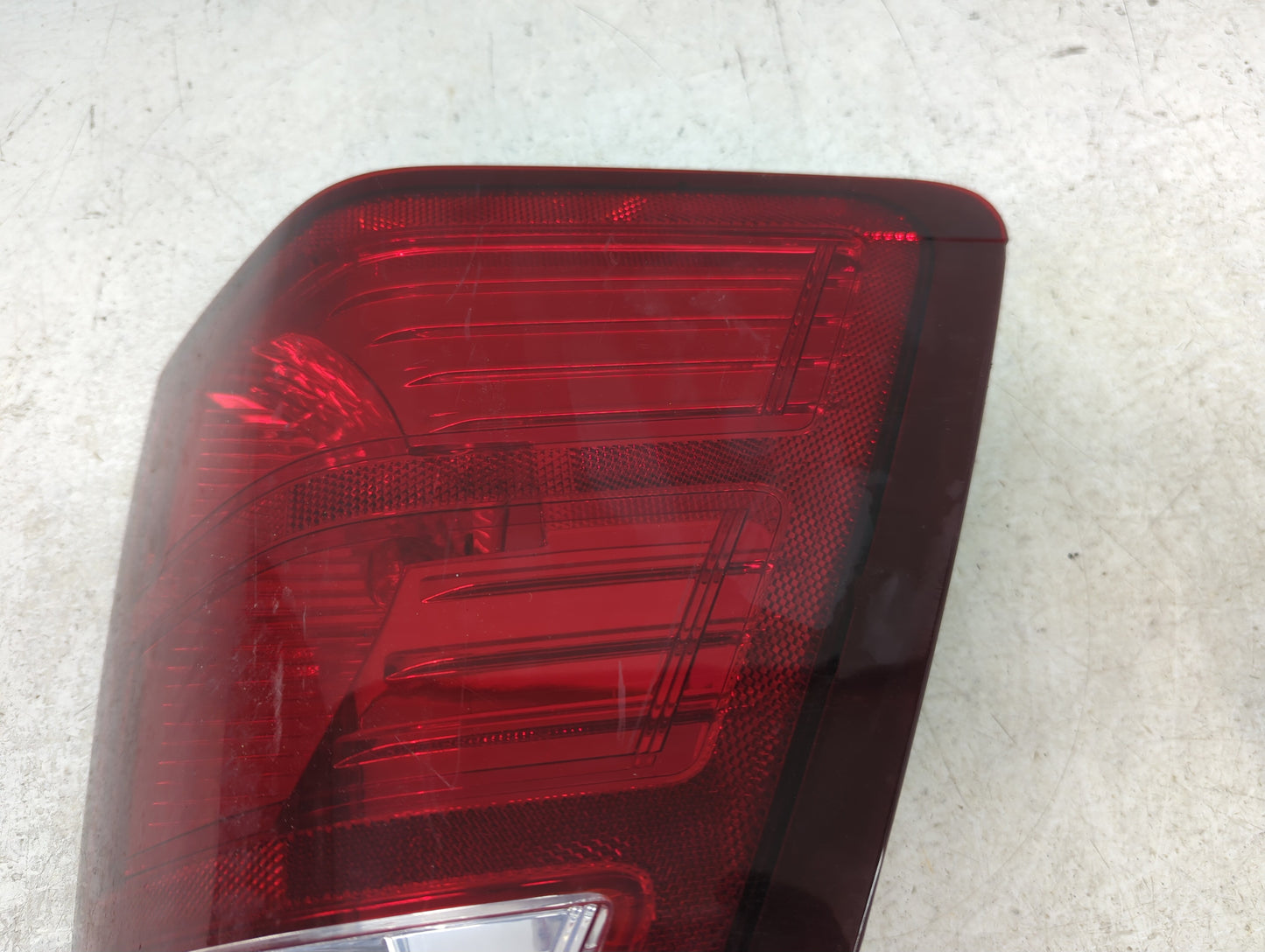2007-2010 Jeep Grand Cherokee Tail Light Assembly Passenger Right OEM Fits Fits 2007 2008 2009 2010 OEM Used Auto Parts - Oe