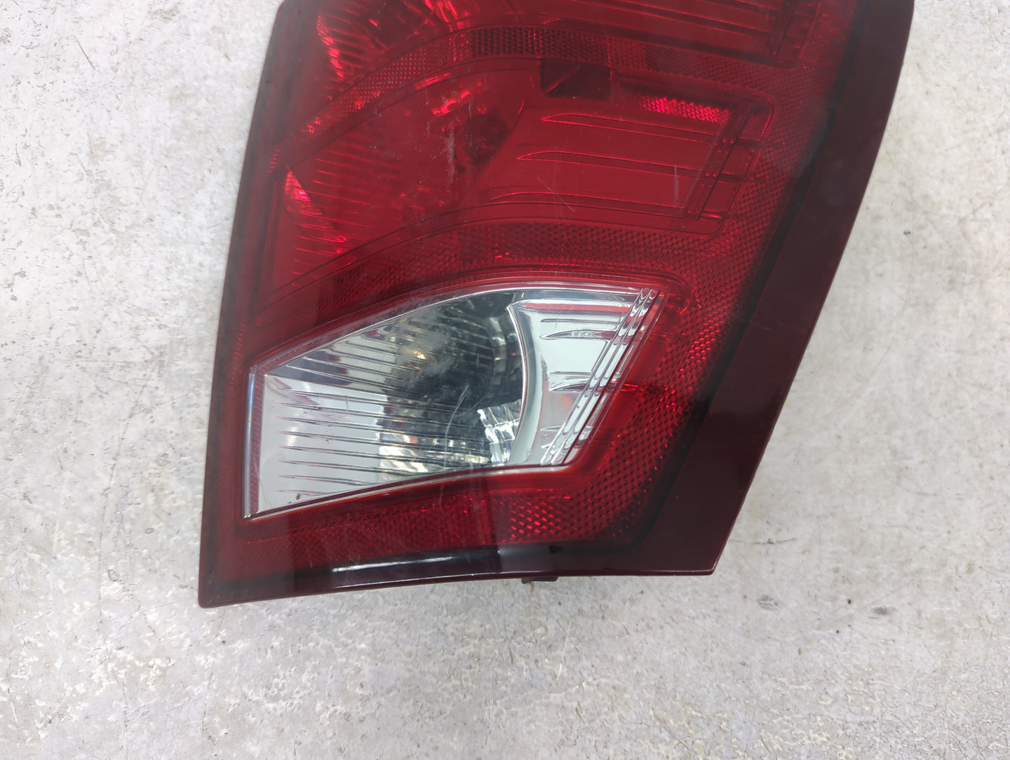 2007-2010 Jeep Grand Cherokee Tail Light Assembly Passenger Right OEM Fits Fits 2007 2008 2009 2010 OEM Used Auto Parts - Oe