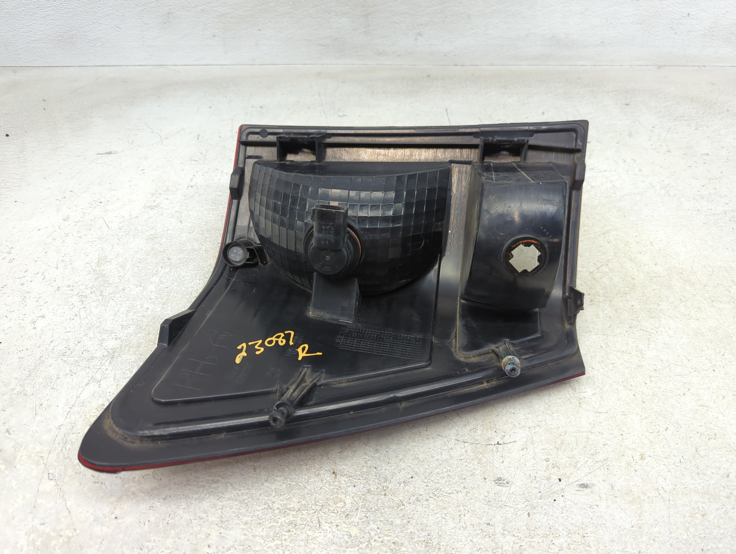 2007-2010 Jeep Grand Cherokee Tail Light Assembly Passenger Right OEM Fits Fits 2007 2008 2009 2010 OEM Used Auto Parts - Oe