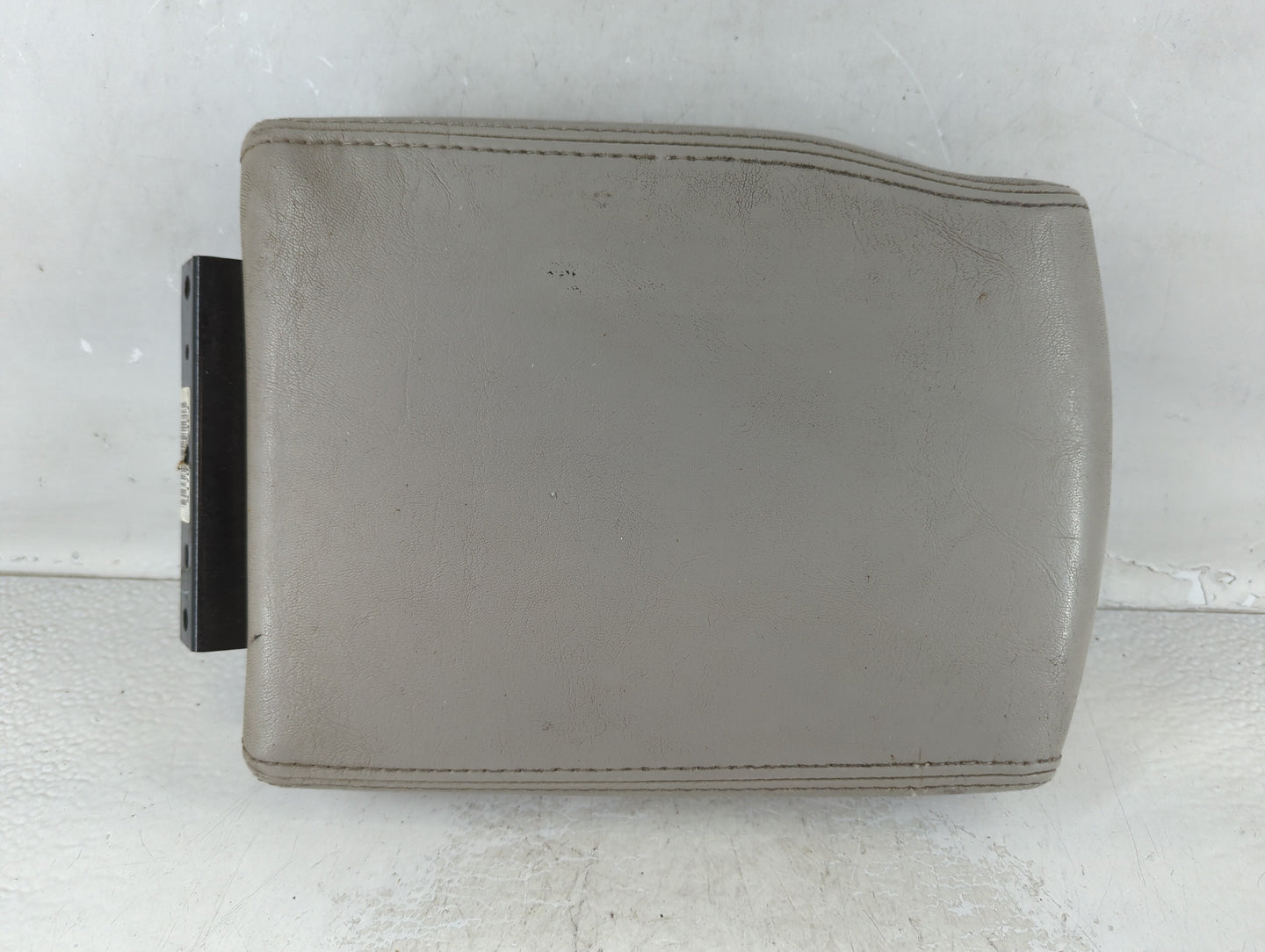 2005-2010 Jeep Grand Cherokee Center Console Armrest Cover Lid Fits Fits 2005 2006 2007 2008 2009 2010 OEM Used Auto Parts -