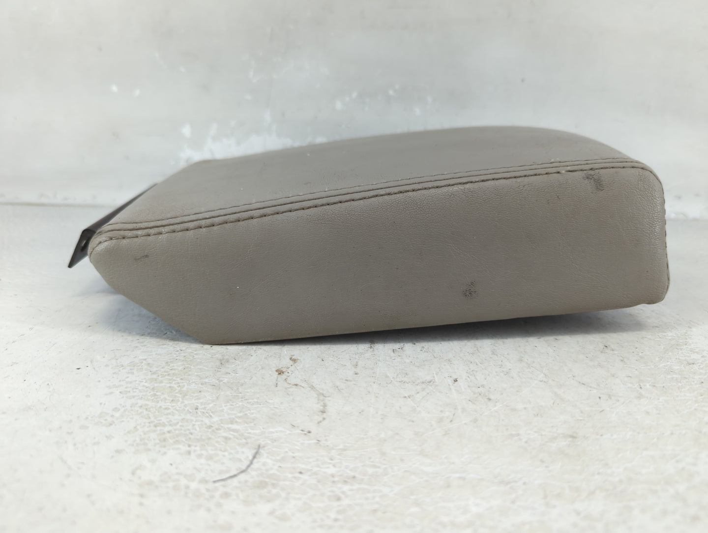 2005-2010 Jeep Grand Cherokee Center Console Armrest Cover Lid Fits Fits 2005 2006 2007 2008 2009 2010 OEM Used Auto Parts -
