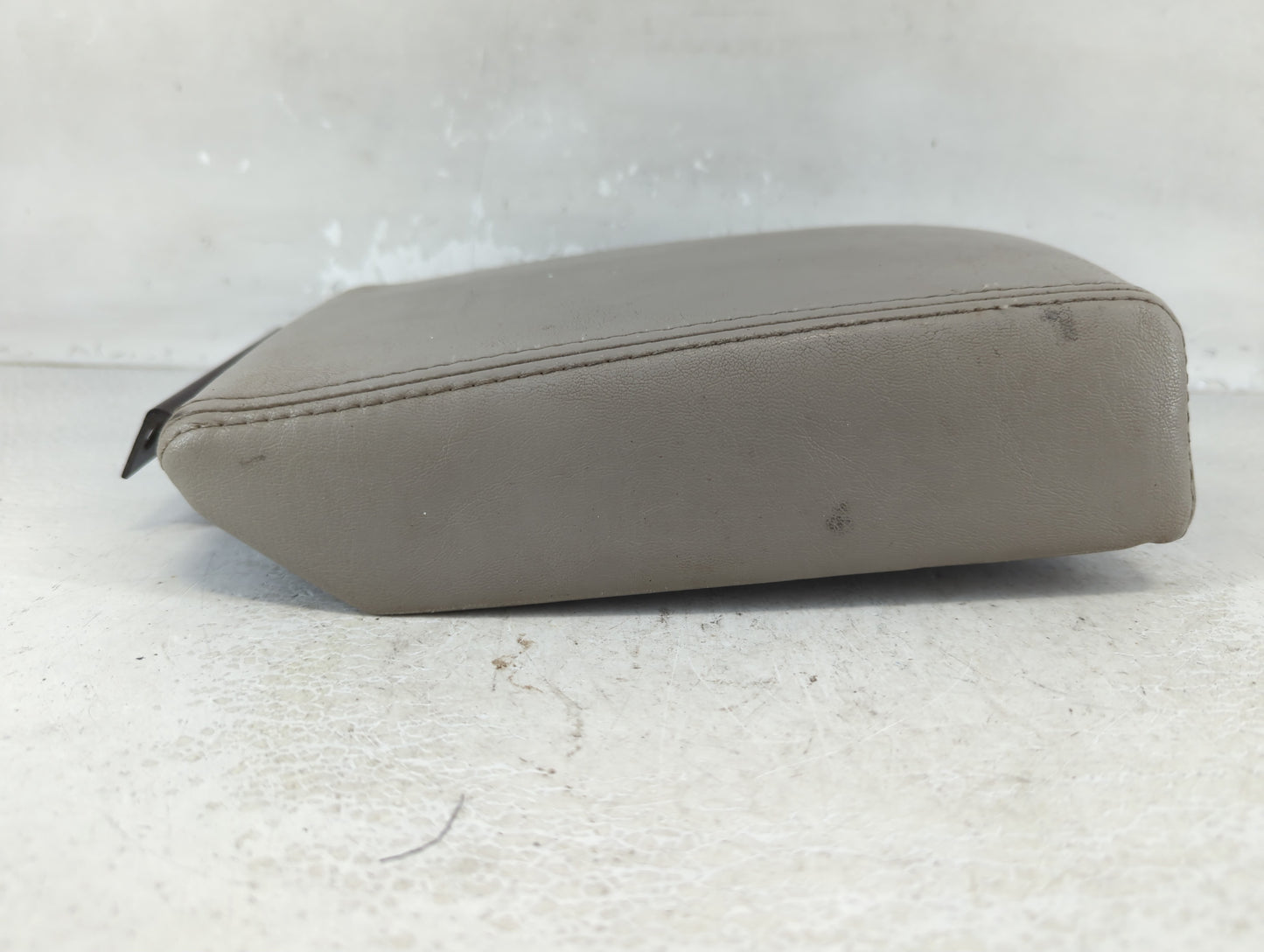 2005-2010 Jeep Grand Cherokee Center Console Armrest Cover Lid Fits Fits 2005 2006 2007 2008 2009 2010 OEM Used Auto Parts -