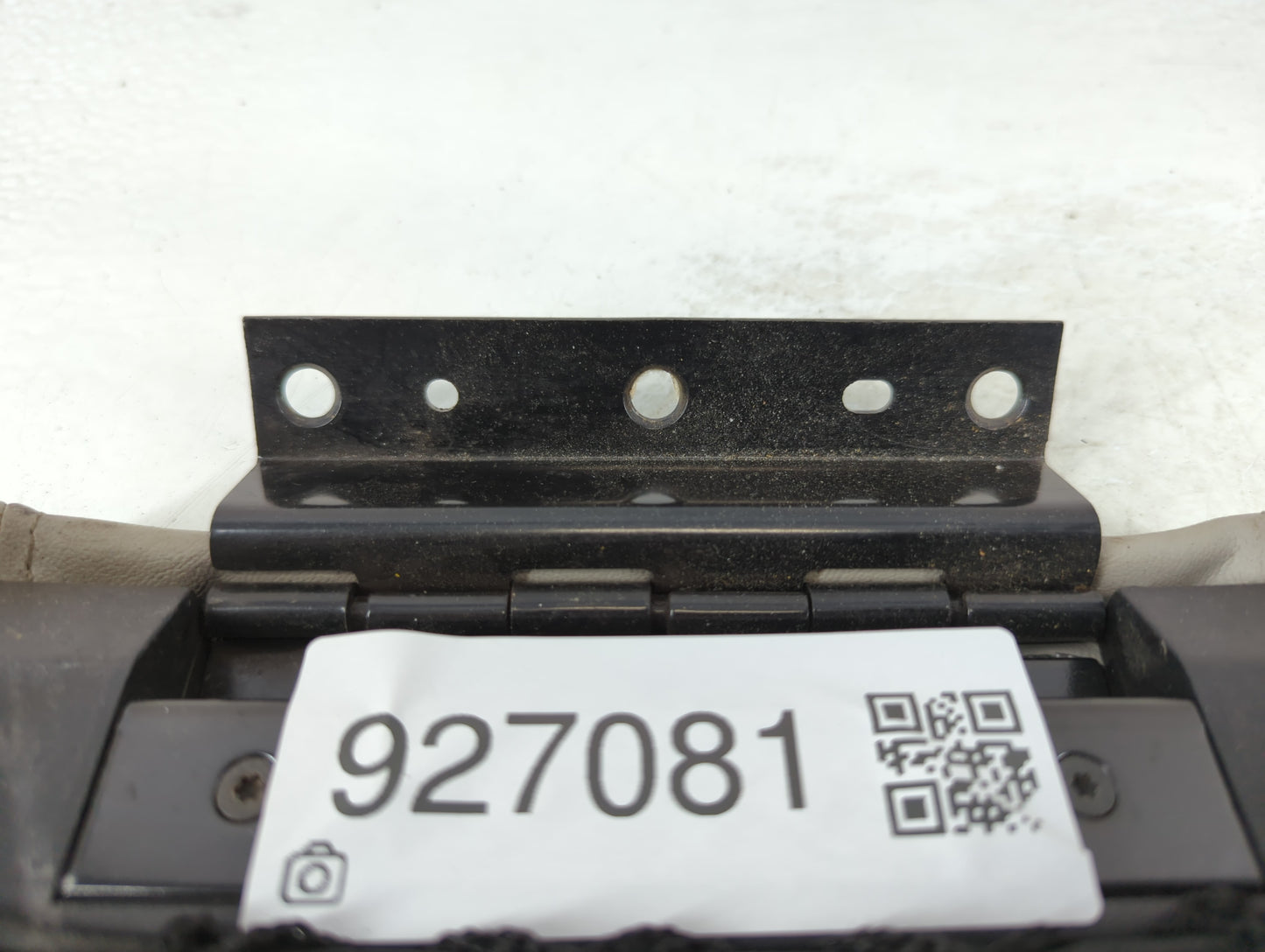 2005-2010 Jeep Grand Cherokee Center Console Armrest Cover Lid Fits Fits 2005 2006 2007 2008 2009 2010 OEM Used Auto Parts -