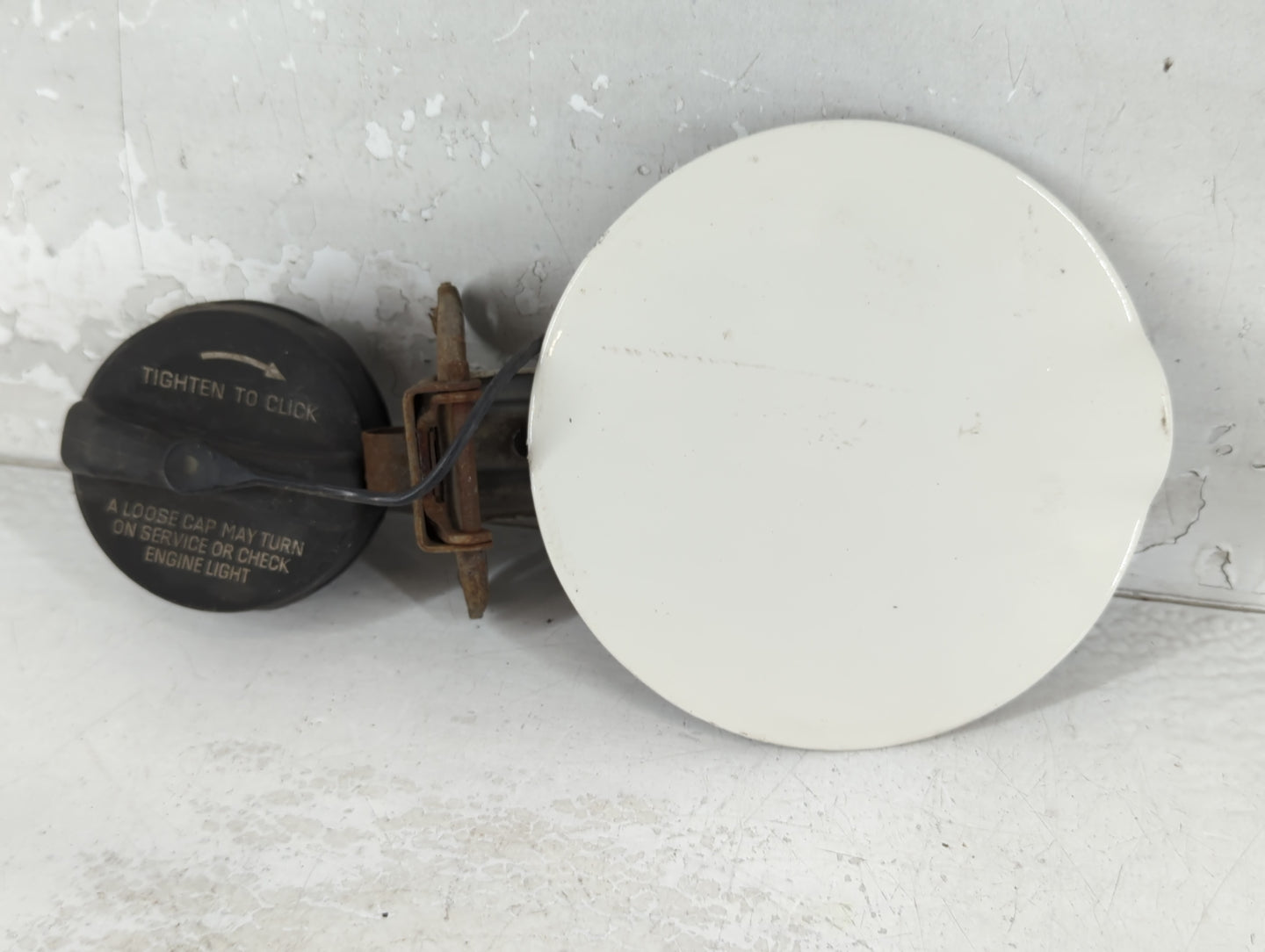 2008 Jeep Grand Cherokee Fuel Tank Door Lid Gas Tank White - Oemusedautoparts1.com