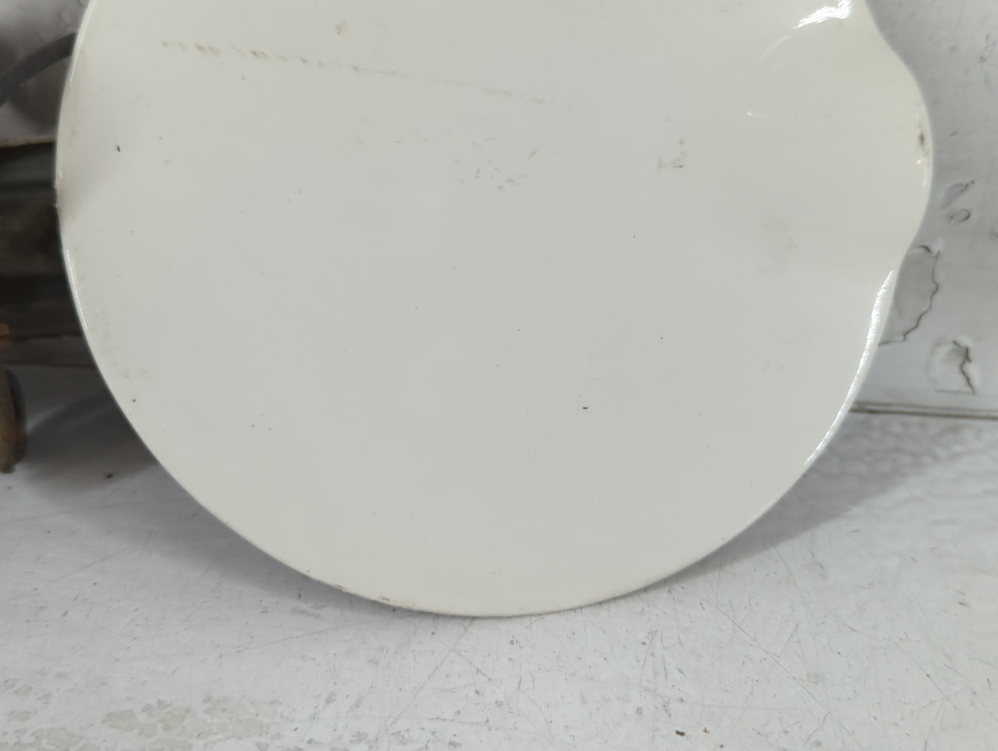2008 Jeep Grand Cherokee Fuel Tank Door Lid Gas Tank White - Oemusedautoparts1.com