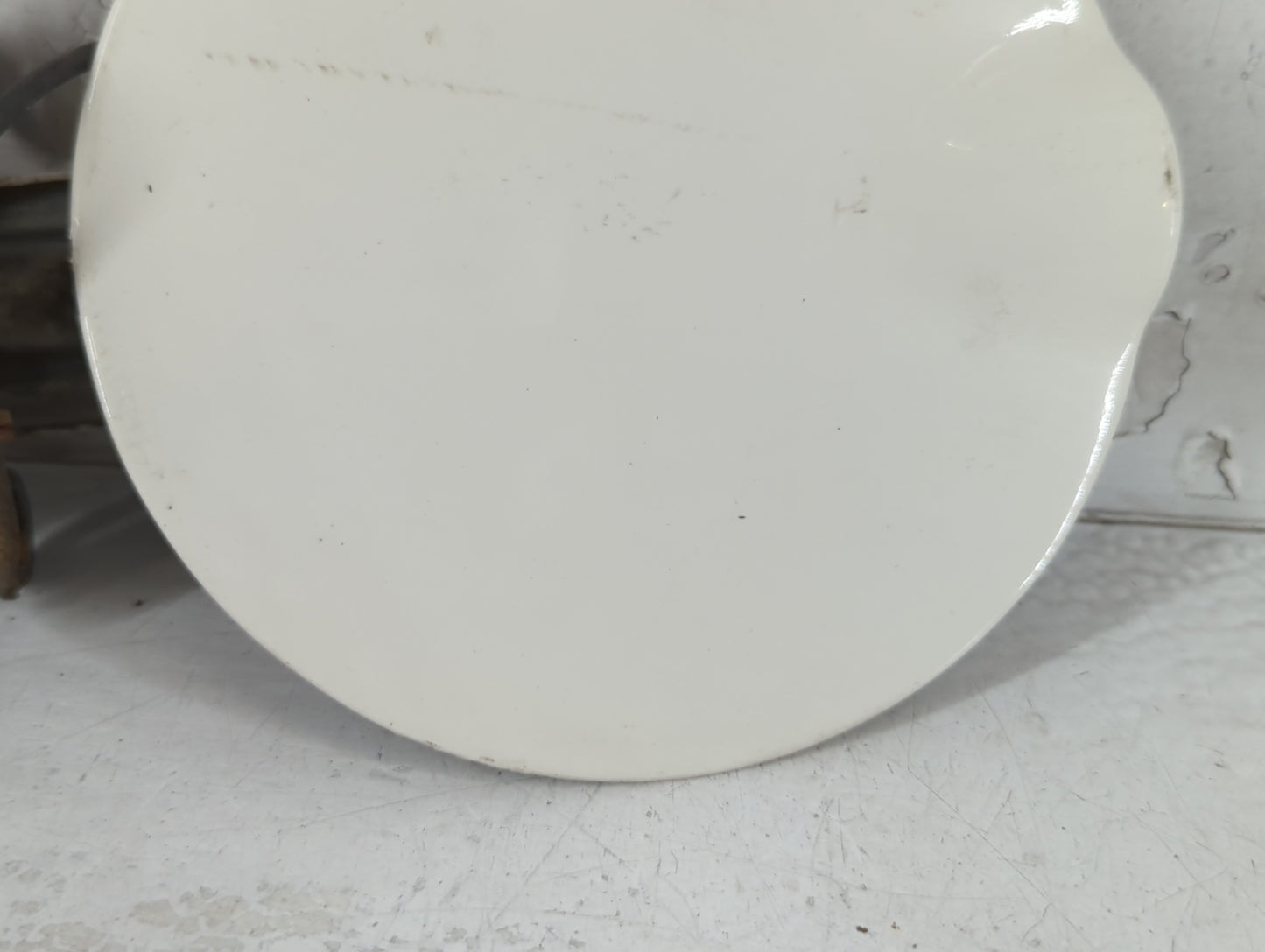 2008 Jeep Grand Cherokee Fuel Tank Door Lid Gas Tank White - Oemusedautoparts1.com