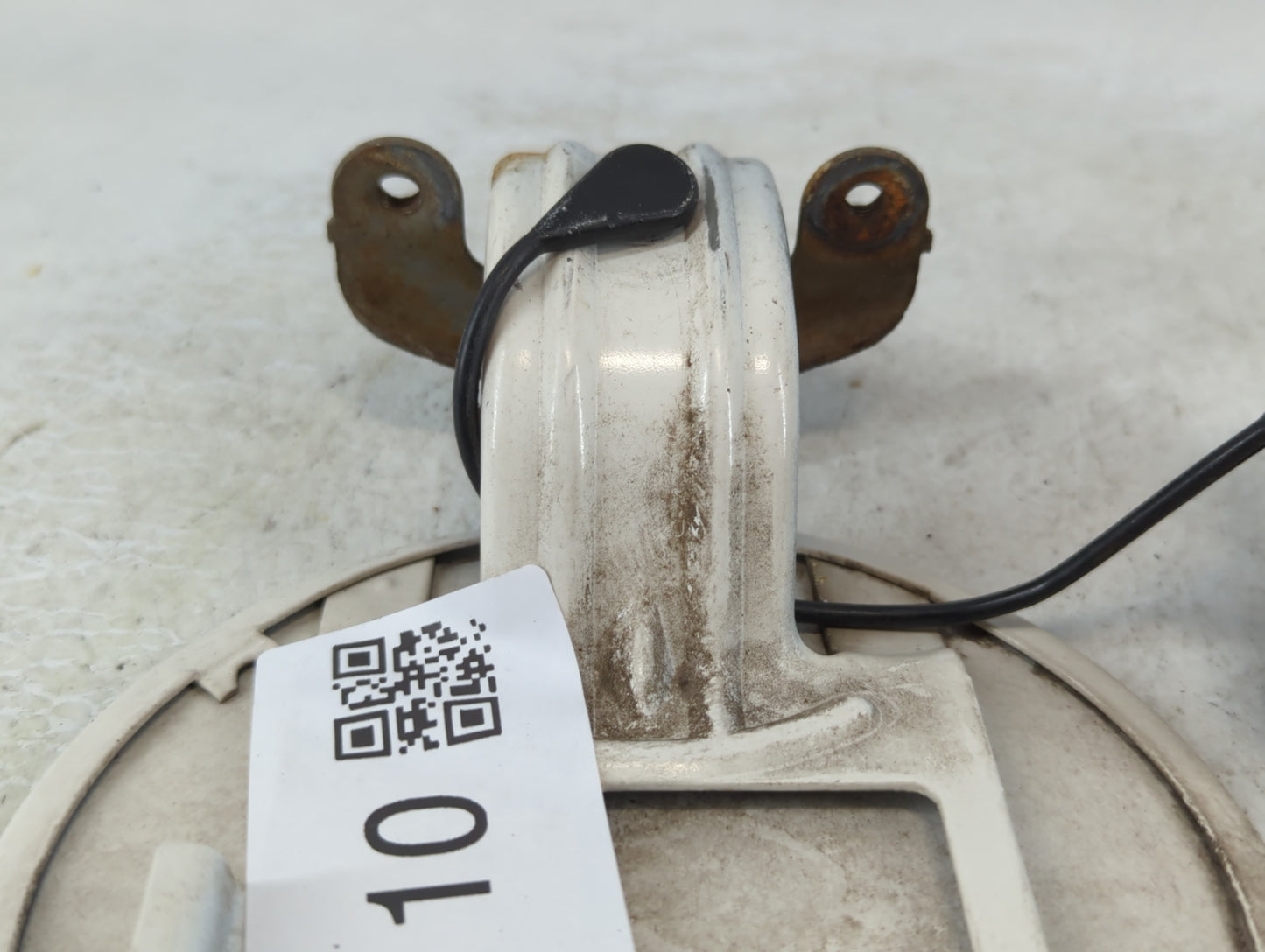 2008 Jeep Grand Cherokee Fuel Tank Door Lid Gas Tank White - Oemusedautoparts1.com