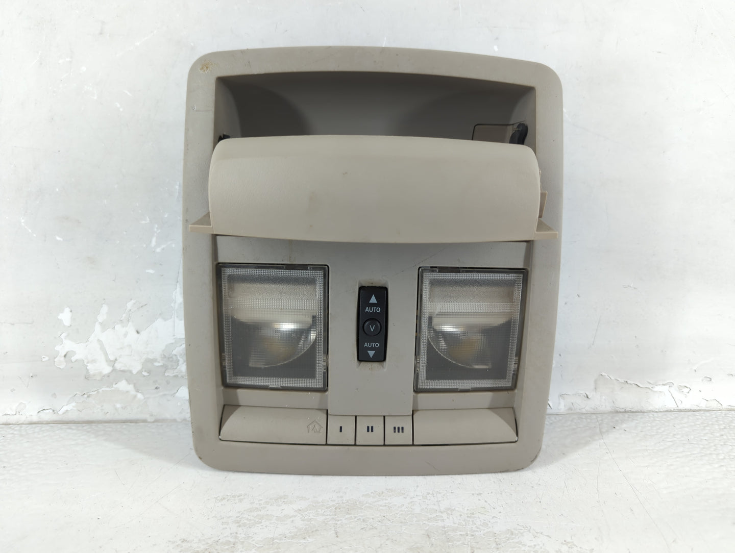 2005-2010 Jeep Grand Cherokee Overhead Roof Console Interior Dome Light - Oemusedautoparts1.com