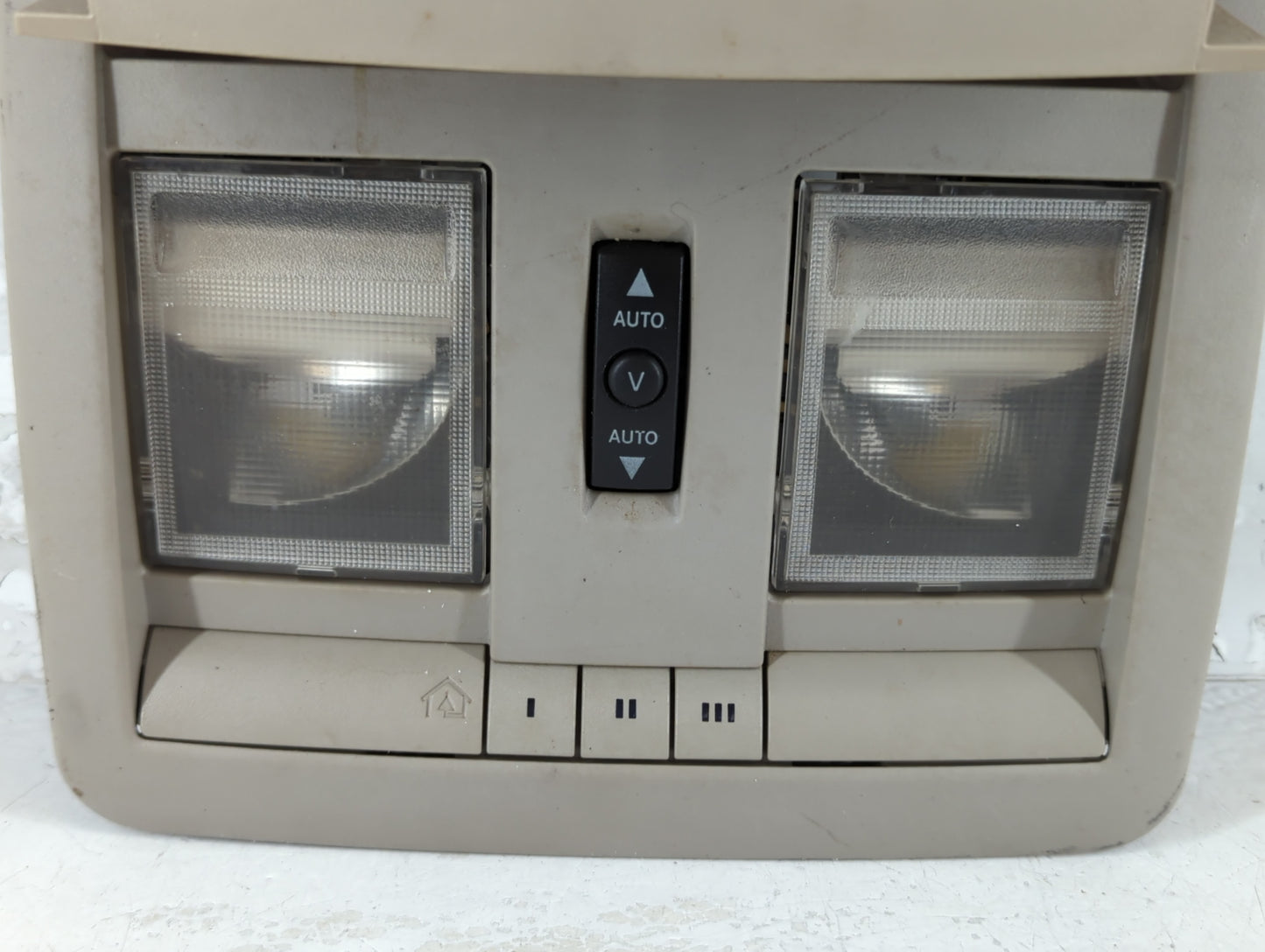 2005-2010 Jeep Grand Cherokee Overhead Roof Console Interior Dome Light - Oemusedautoparts1.com