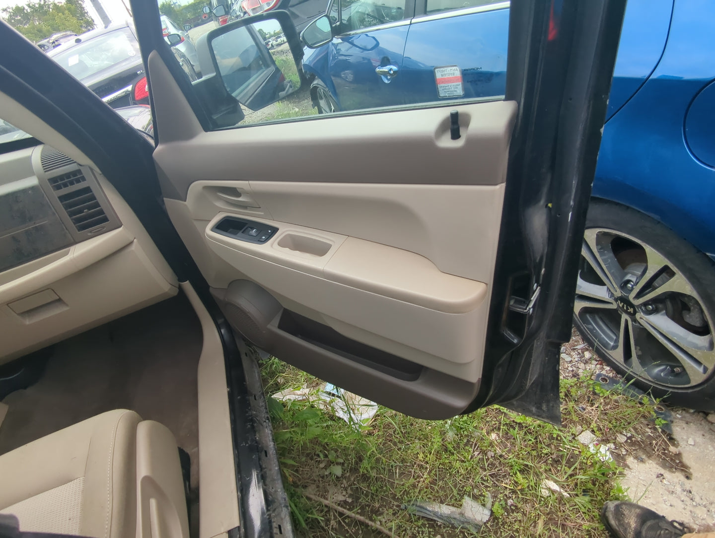 2008 Jeep Liberty Front Right Passenger Interior Door Panel Trim - Oemusedautoparts1.com
