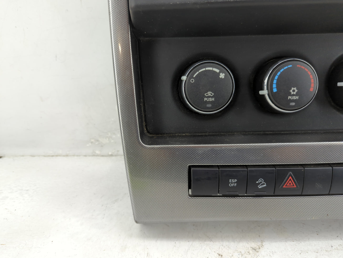 2008-2009 Jeep Liberty Climate Control Module Temperature AC/Heater Replacement P/N:1461463DX9 Fits Fits 2008 2009 OEM Used 