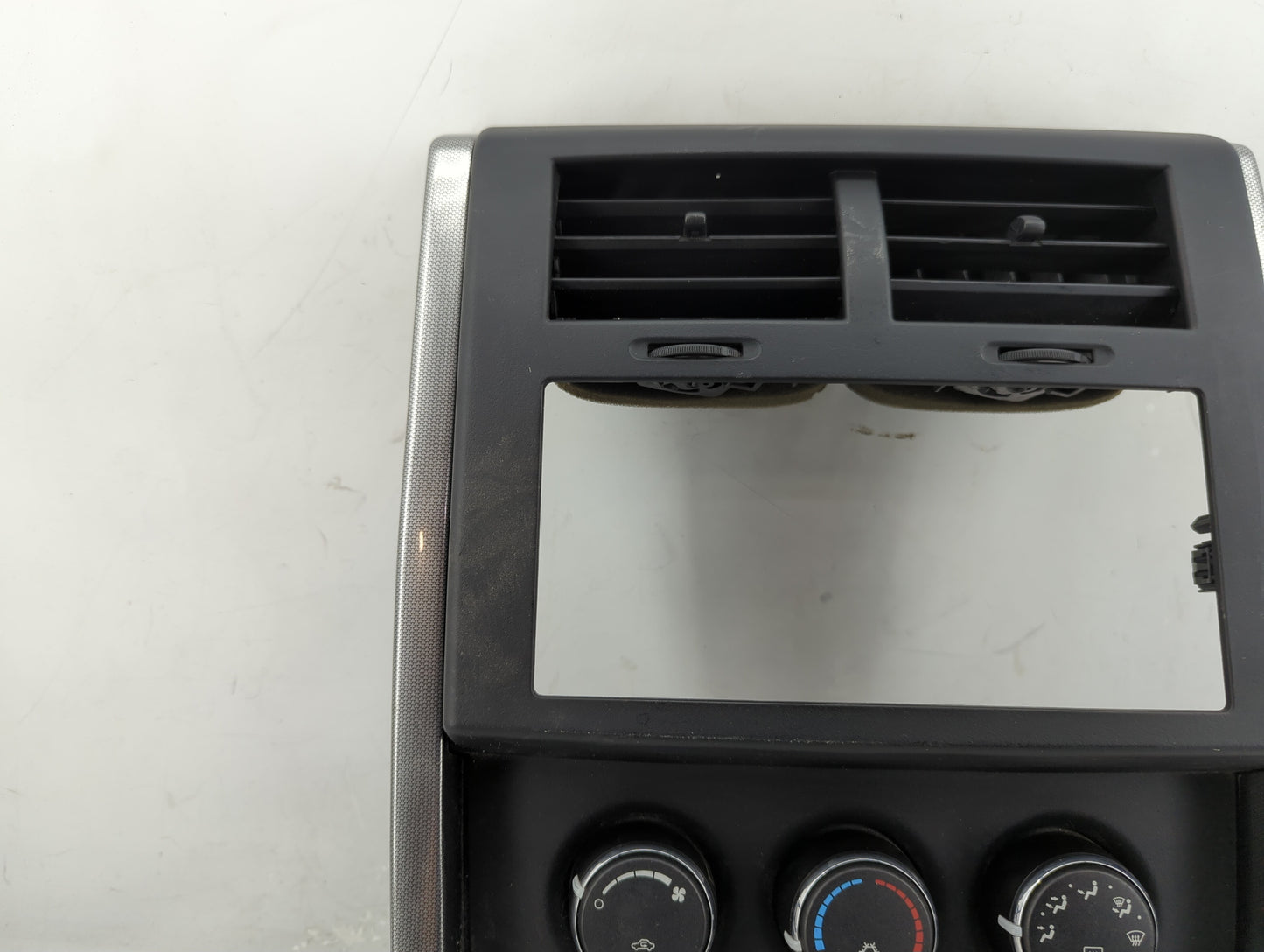 2008 Jeep Liberty Information Radio Display Screen Bezel Vents - Oemusedautoparts1.com