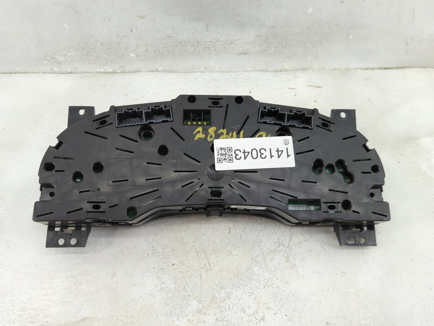 2008 Jeep Liberty Instrument Cluster Speedometer Gauges P/N:05172921AD Fits OEM Used Auto Parts - Oemusedautoparts1.com
