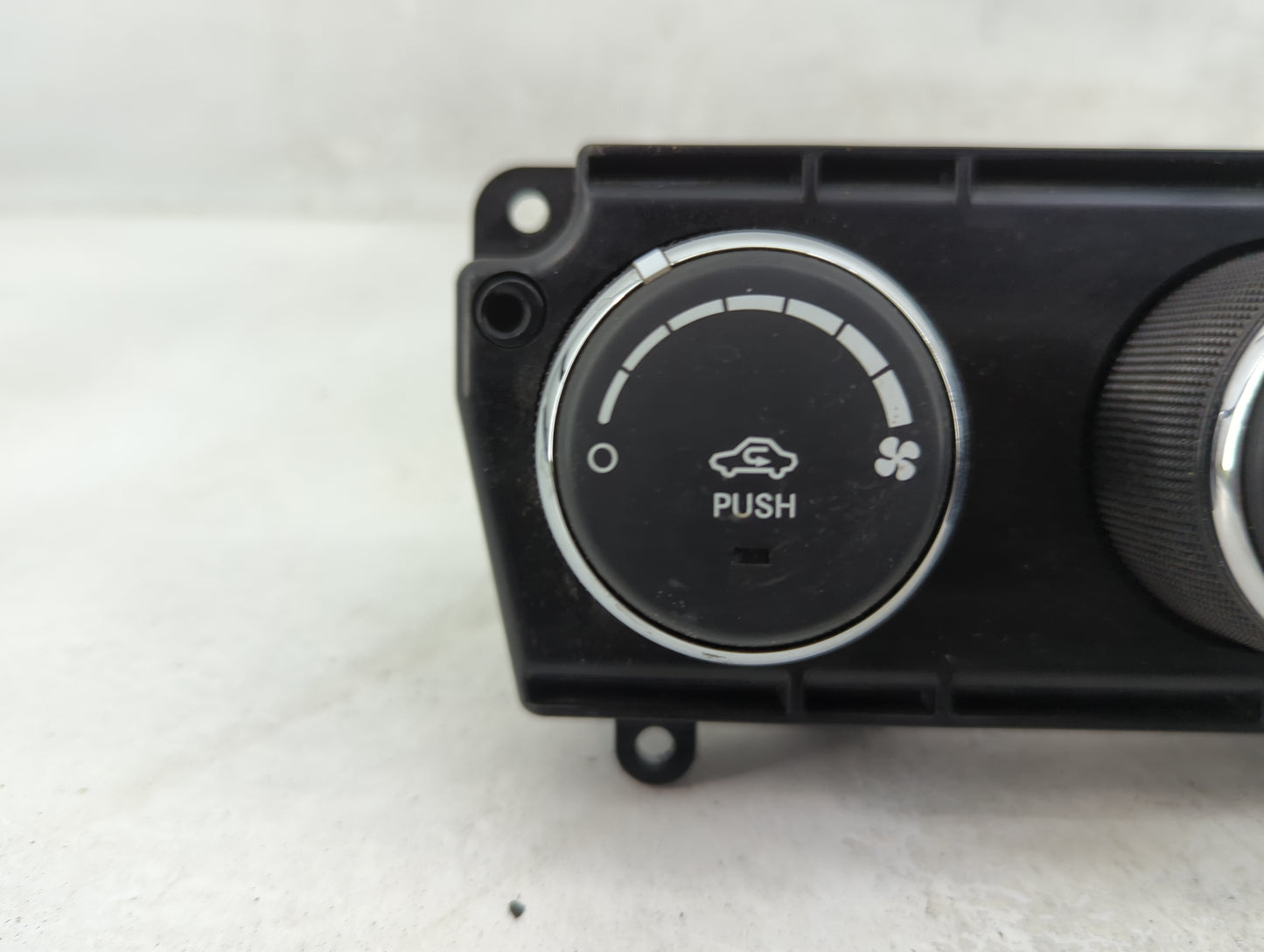 2008-2009 Jeep Liberty Climate Control Module Temperature AC/Heater Replacement P/N:55111943AD Fits Fits 2008 2009 OEM Used 