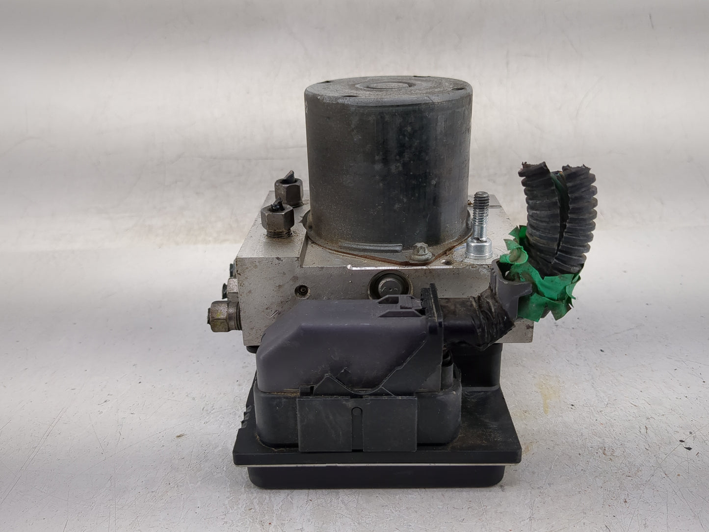 2008 Jeep Liberty ABS Pump Control Module Replacement P/N:88508 E0100 0 265 951 011 Fits OEM Used Auto Parts - Oemusedautopa