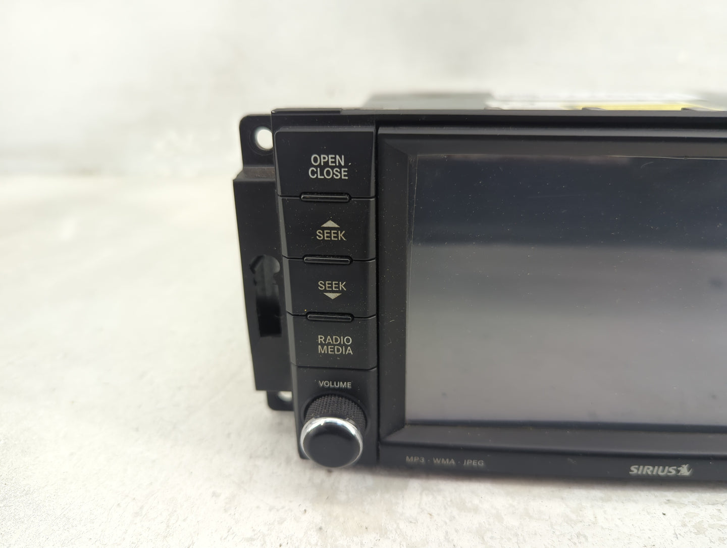 2008-2009 Jeep Liberty Radio AM FM Cd Player Receiver Replacement P/N:P05064400AJ Fits Fits 2008 2009 OEM Used Auto Parts - 