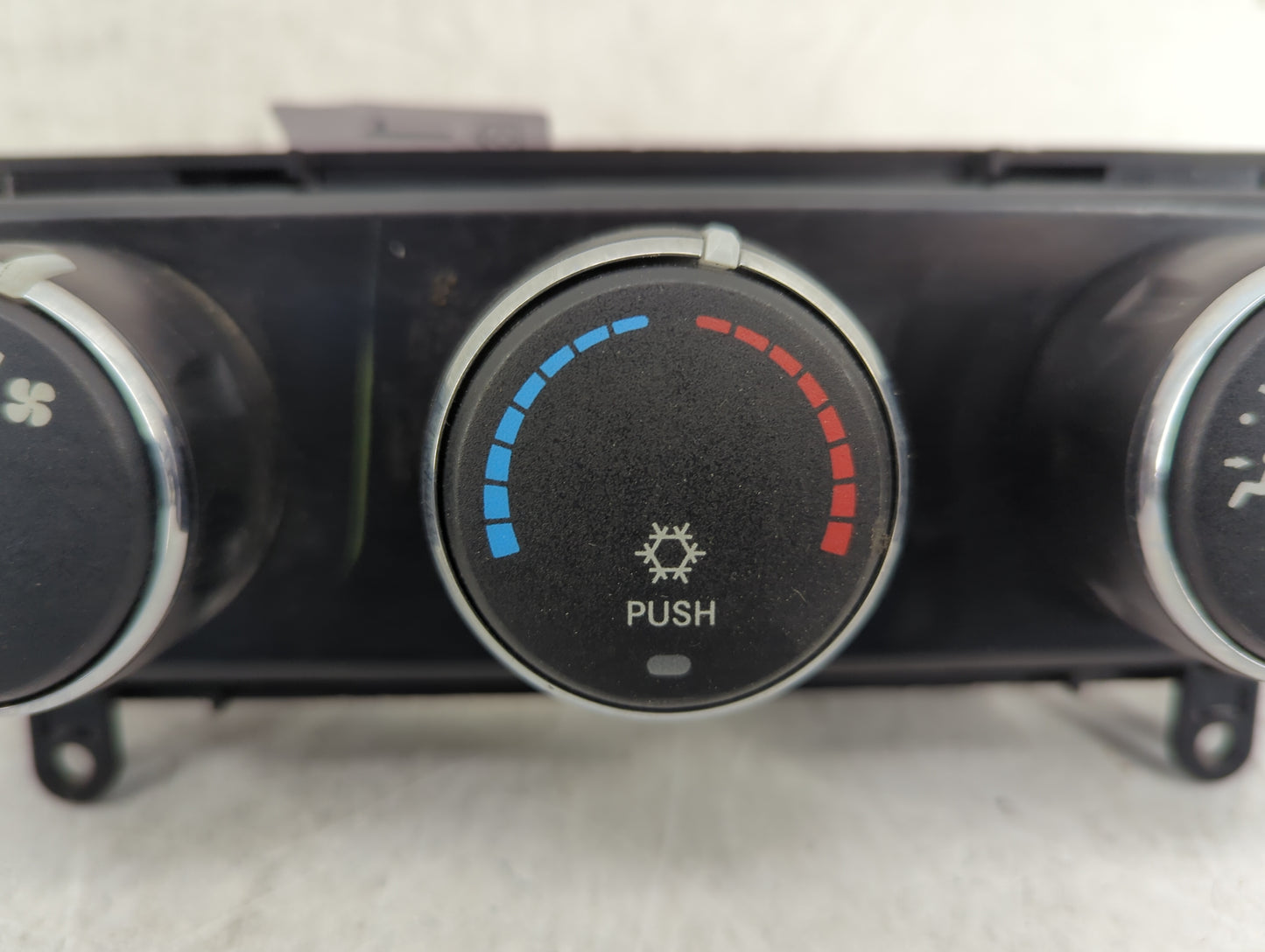 2008-2009 Jeep Liberty Climate Control Module Temperature AC/Heater Replacement P/N:P55111829AE 58024M Fits Fits 2008 2009 O