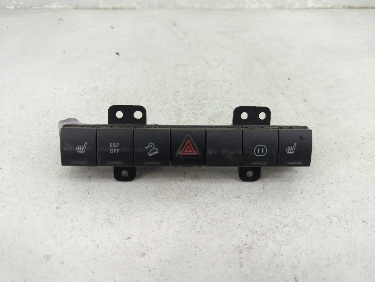 2008 Jeep Liberty Hazard Switch 033802701|p04602989aa - Oemusedautoparts1.com