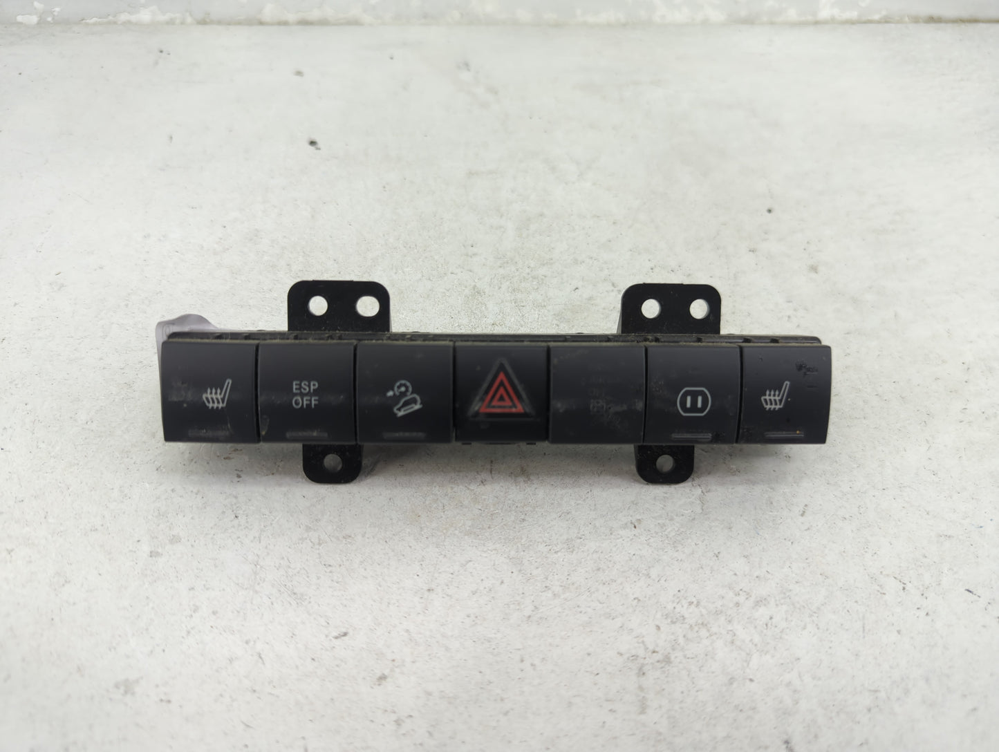 2008 Jeep Liberty Hazard Switch 033802701|p04602989aa - Oemusedautoparts1.com