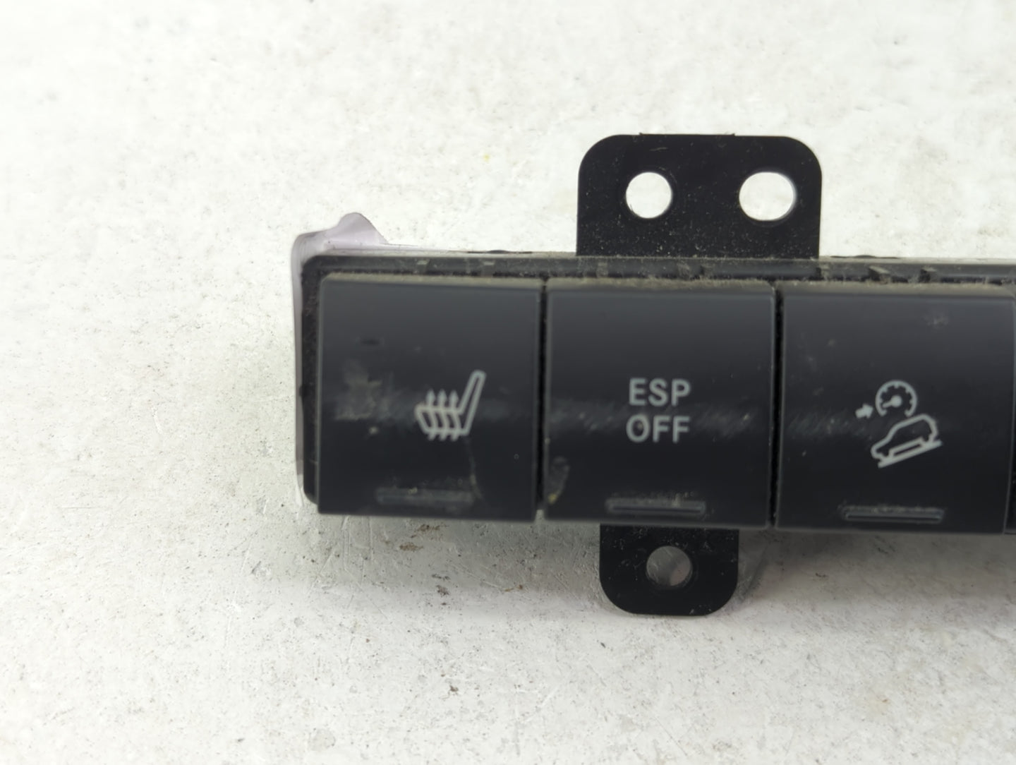 2008 Jeep Liberty Hazard Switch 033802701|p04602989aa - Oemusedautoparts1.com