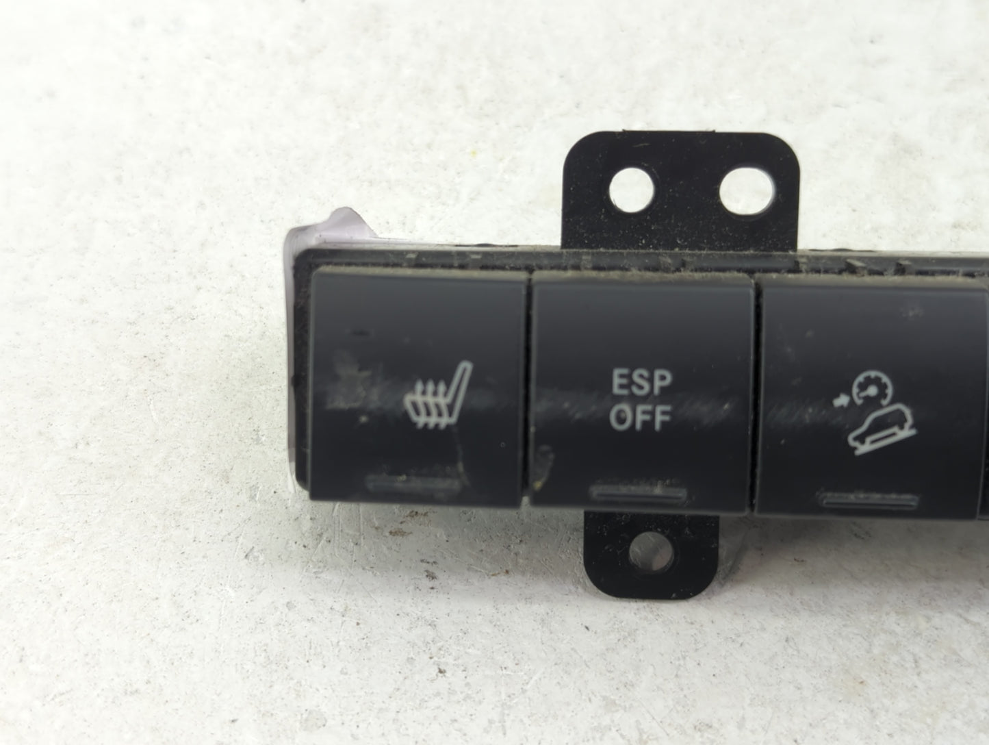 2008 Jeep Liberty Hazard Switch 033802701|p04602989aa - Oemusedautoparts1.com
