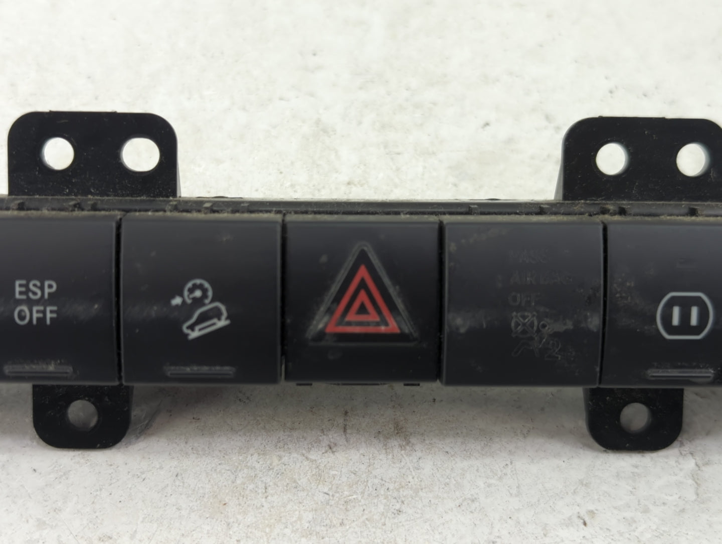 2008 Jeep Liberty Hazard Switch 033802701|p04602989aa - Oemusedautoparts1.com