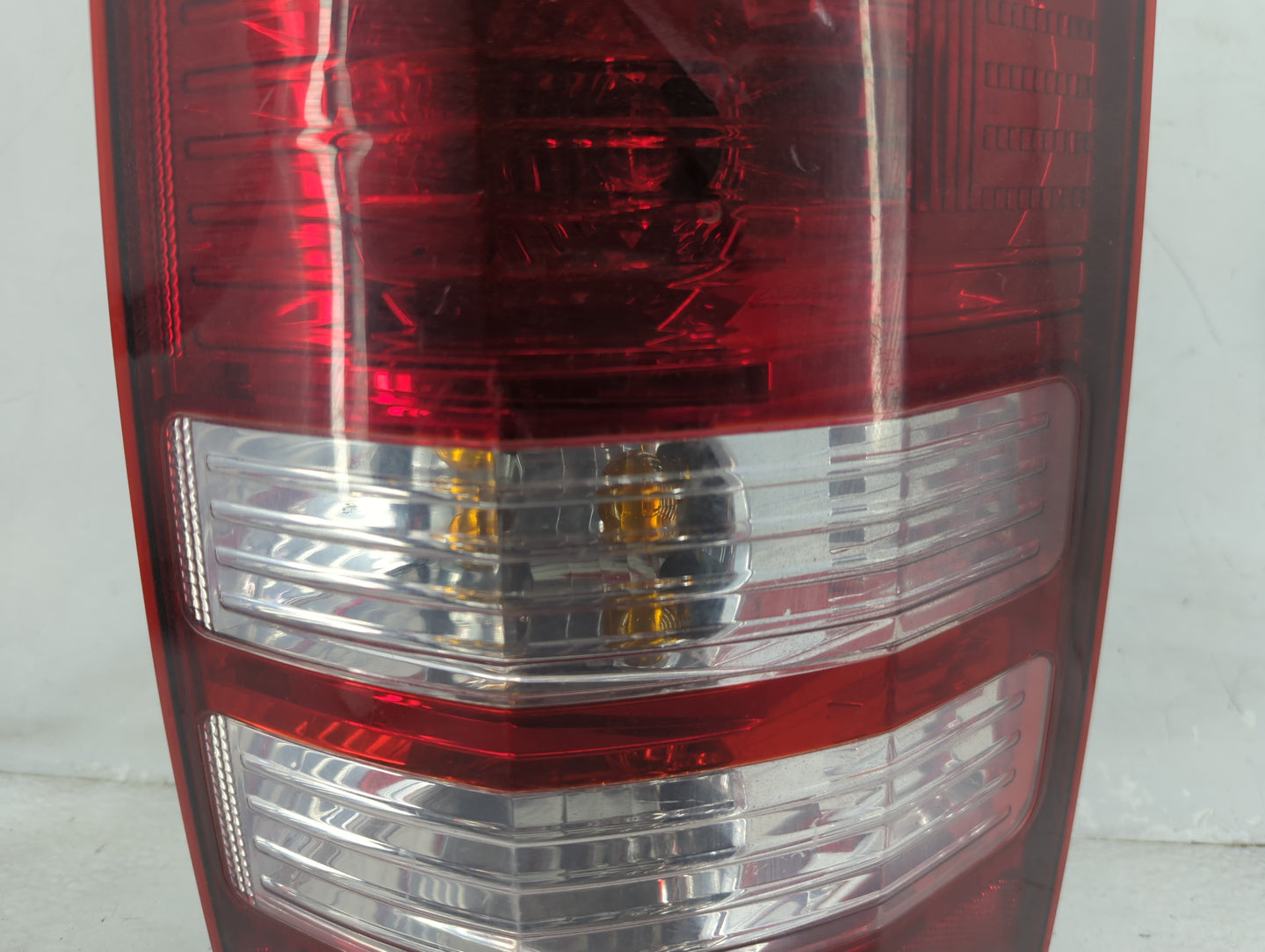 2008-2012 Jeep Liberty Tail Light Assembly Passenger Right OEM P/N:53856 Fits Fits 2008 2009 2010 2011 2012 OEM Used Auto Pa
