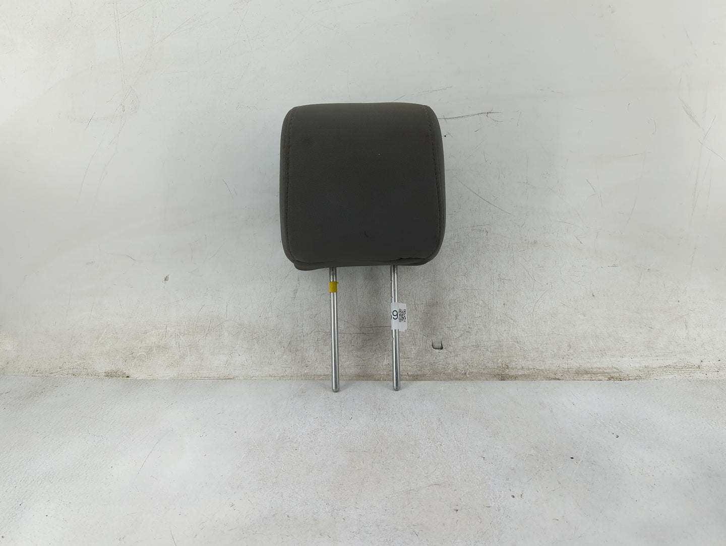 2008-2012 Jeep Liberty Headrest Head Rest Front Driver Seat Black 1466921 - Oemusedautoparts1.com