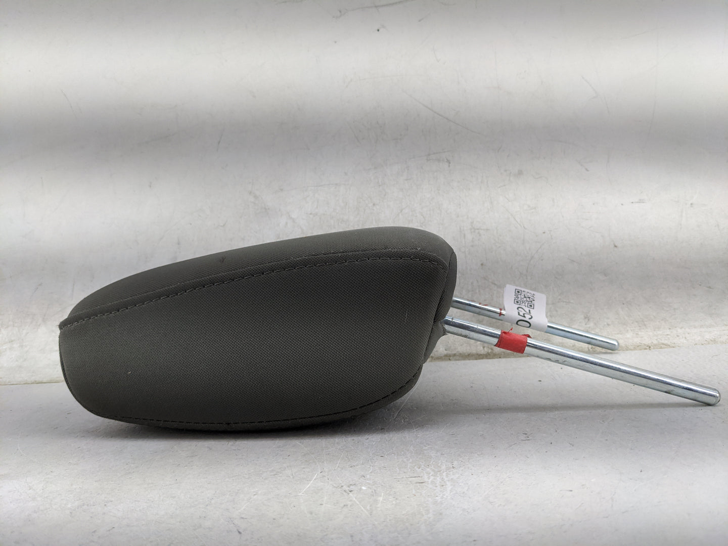2008-2012 Jeep Liberty Headrest Head Rest Rear Center Seat Fits Fits 2008 2009 2010 2011 2012 OEM Used Auto Parts - Oemuseda