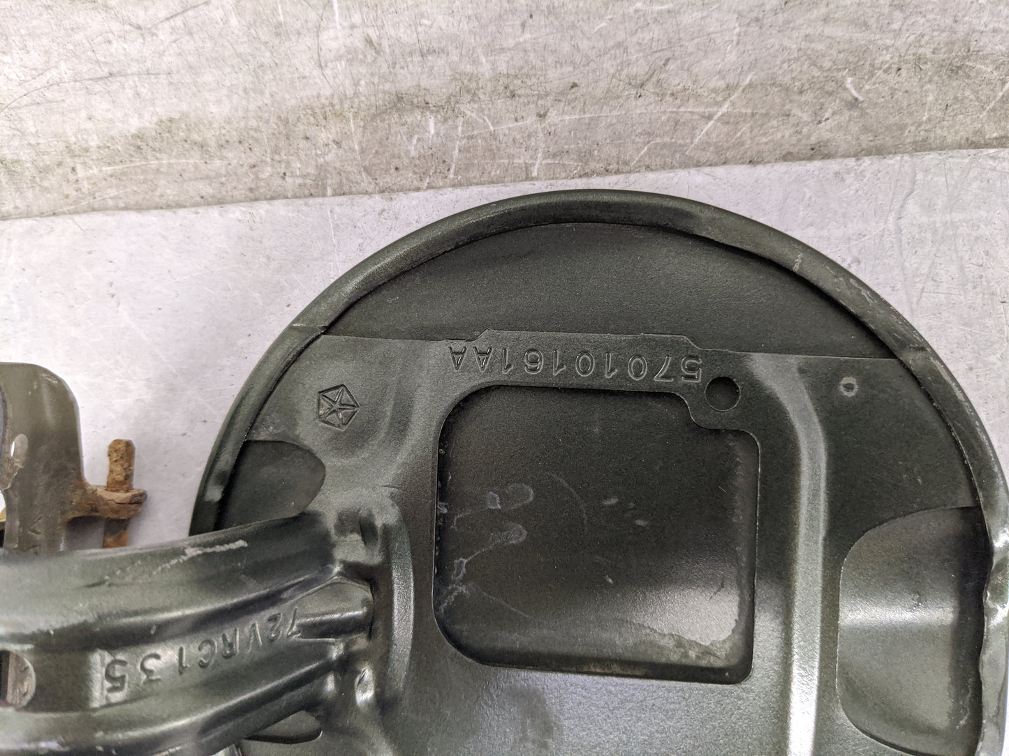 2008 Jeep Liberty Fuel Tank Door Lid Gas Tank Green - Oemusedautoparts1.com