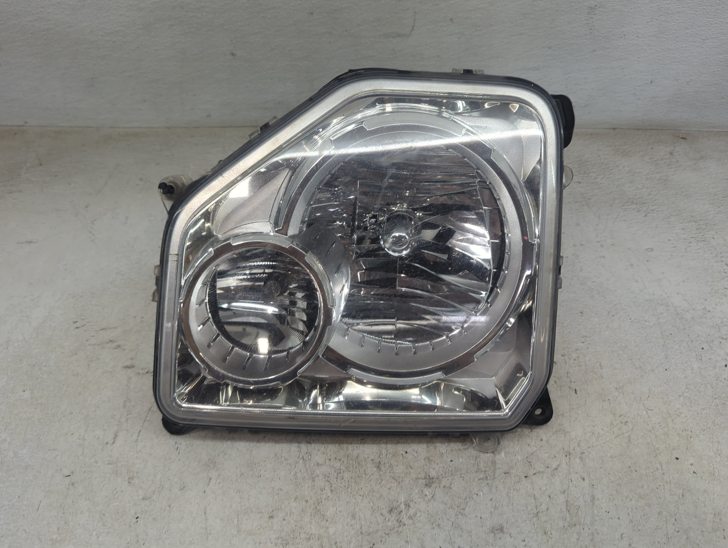 2008-2012 Jeep Liberty Passenger Right Oem Head Light Headlight Lamp 1467130 - Oemusedautoparts1.com