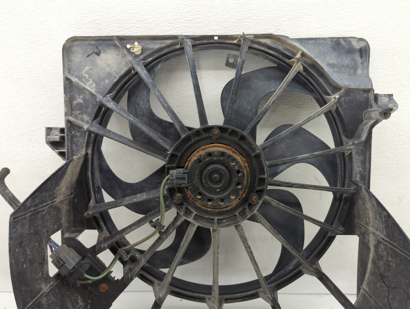 2008-2012 Jeep Liberty Left Radiator Fan Motor Assembly - Oemusedautoparts1.com